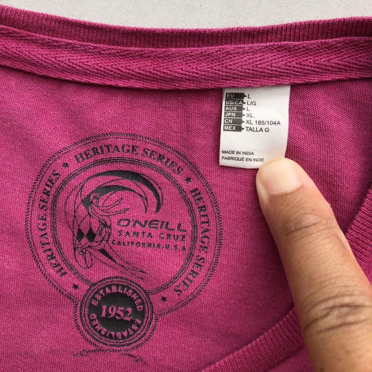 O'Neill RARE🔥 Oneill Size US M / EU 48-50 / 2 - 4 Thumbnail