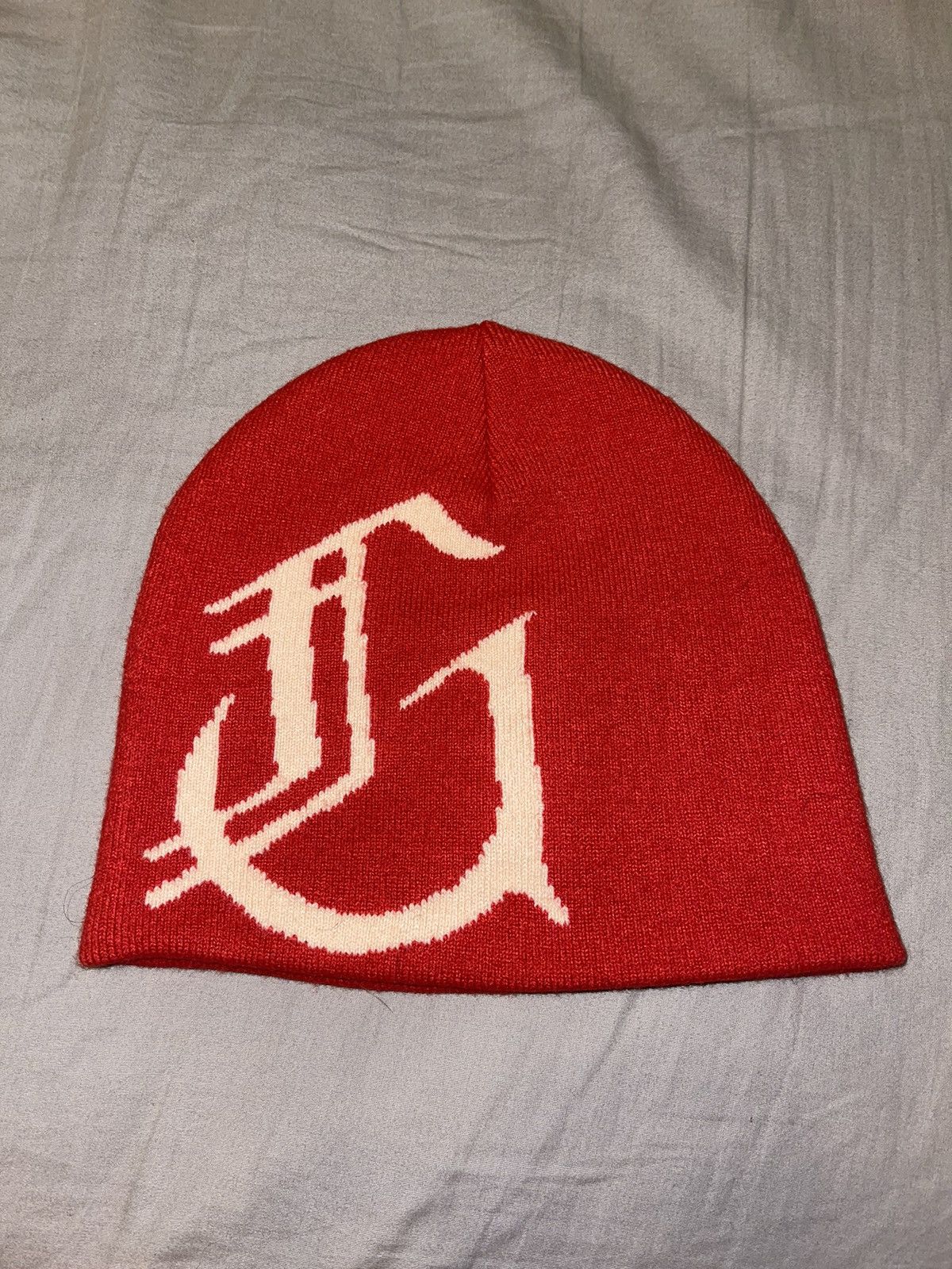 RED “G” LOGO BEANIE