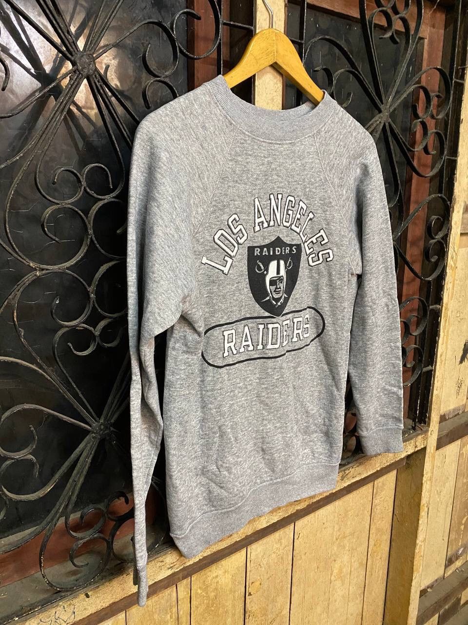 NFL 🔥Vintage Los Angeles Raiders Sweatshirt Size US M / EU 48-50 / 2 - 2 Thumbnail
