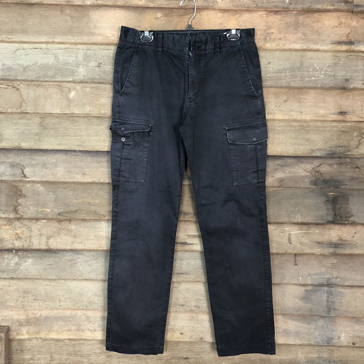 image of Uniqlo Dark Blue Multipocket Cargo Pants C953, Men's (Size 31)