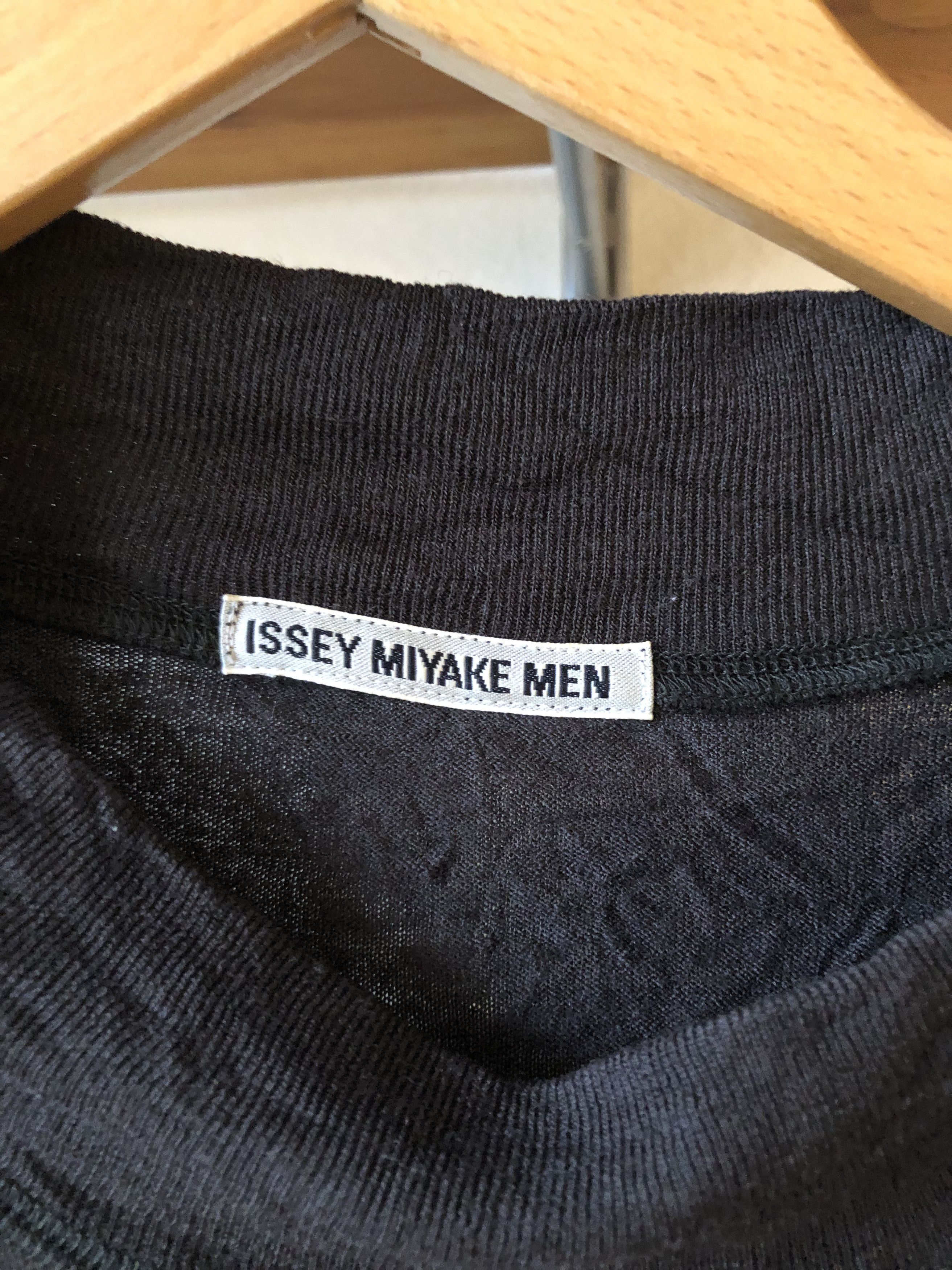 Issey Miyake Wrinkled Sweater. Size US M / EU 48-50 / 2 - 3 Thumbnail