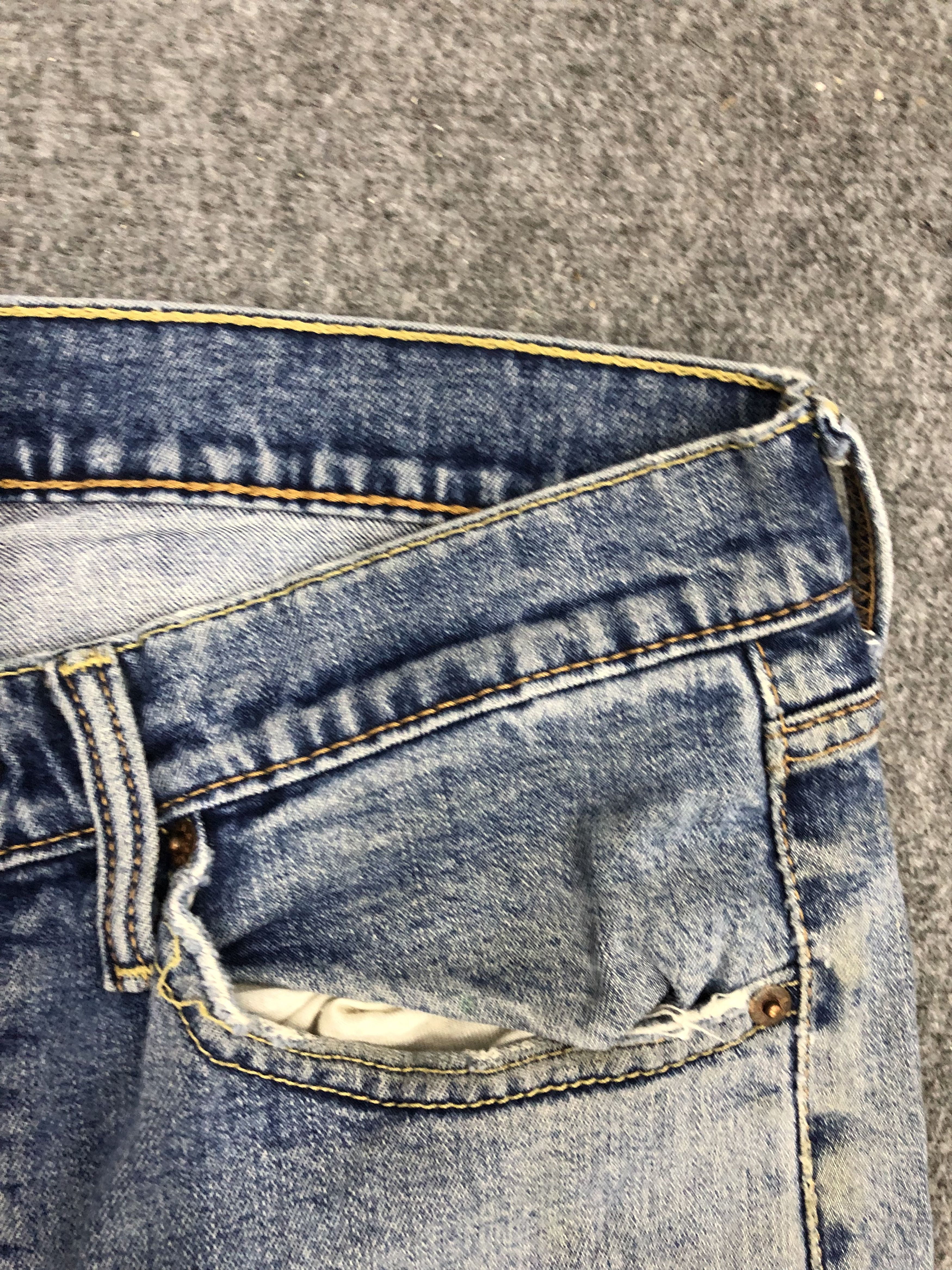 Levi's Vintage Levis 514 Sun Faded Denim DP1259 Size US 32 / EU 48 - 6 Thumbnail