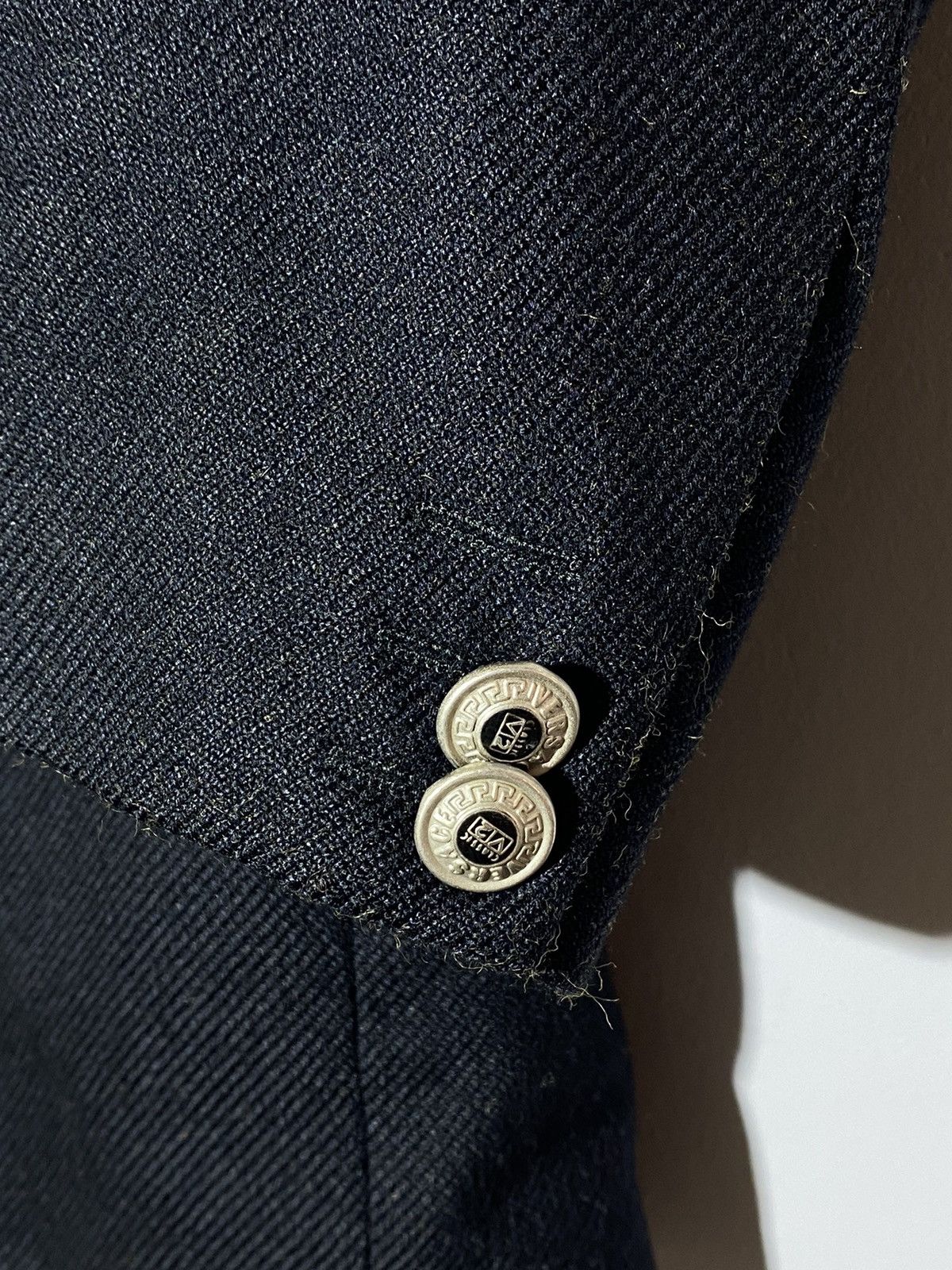 Vintage Vintage 90’s Versace Classic V2 wool blazer Size 40R - 8 Thumbnail