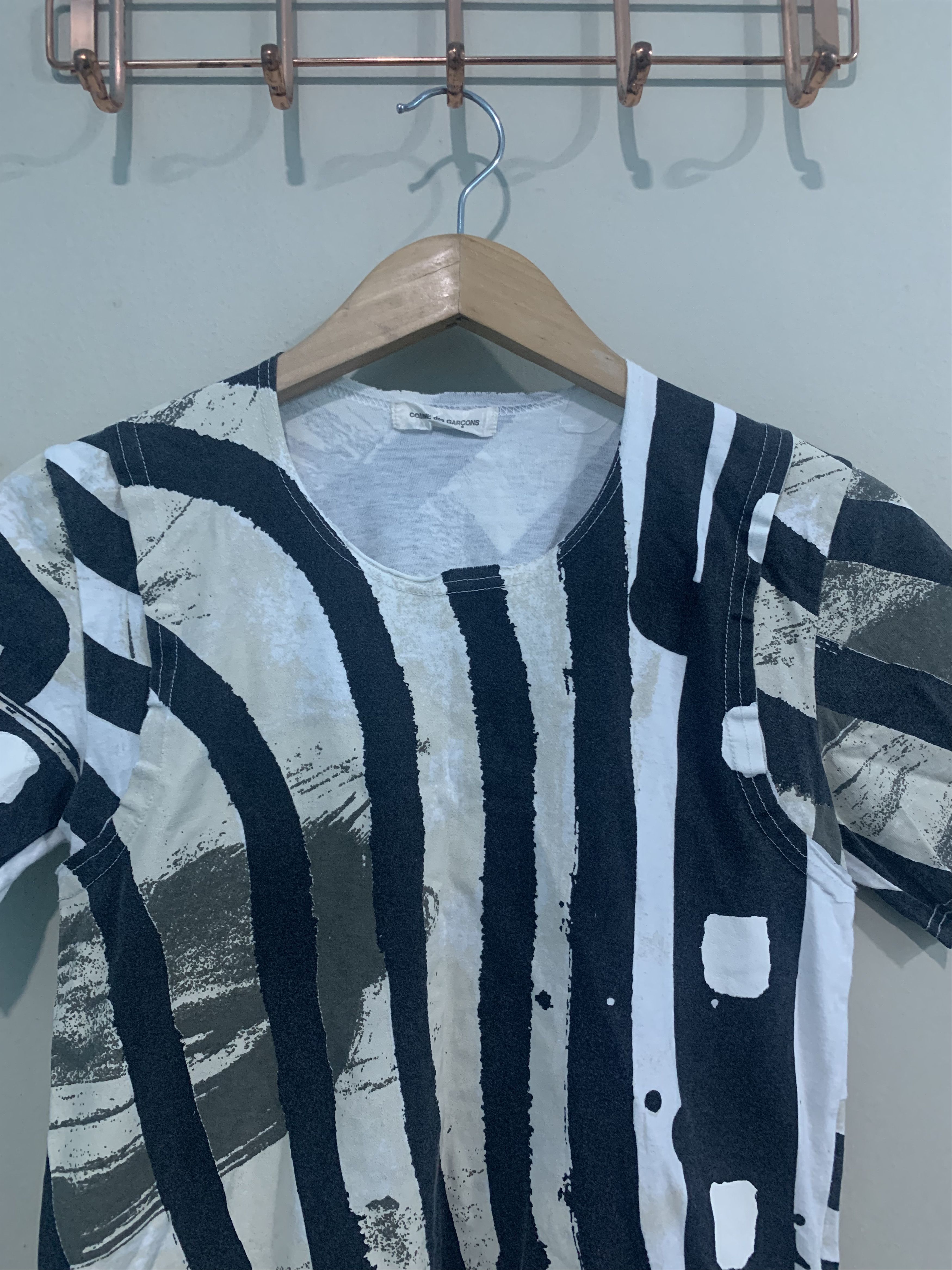 Comme des Garcons × Japanese Brand Comme Des Garçons Women Art Classic Tee Size S / US 4 / IT 40 - 2 Thumbnail