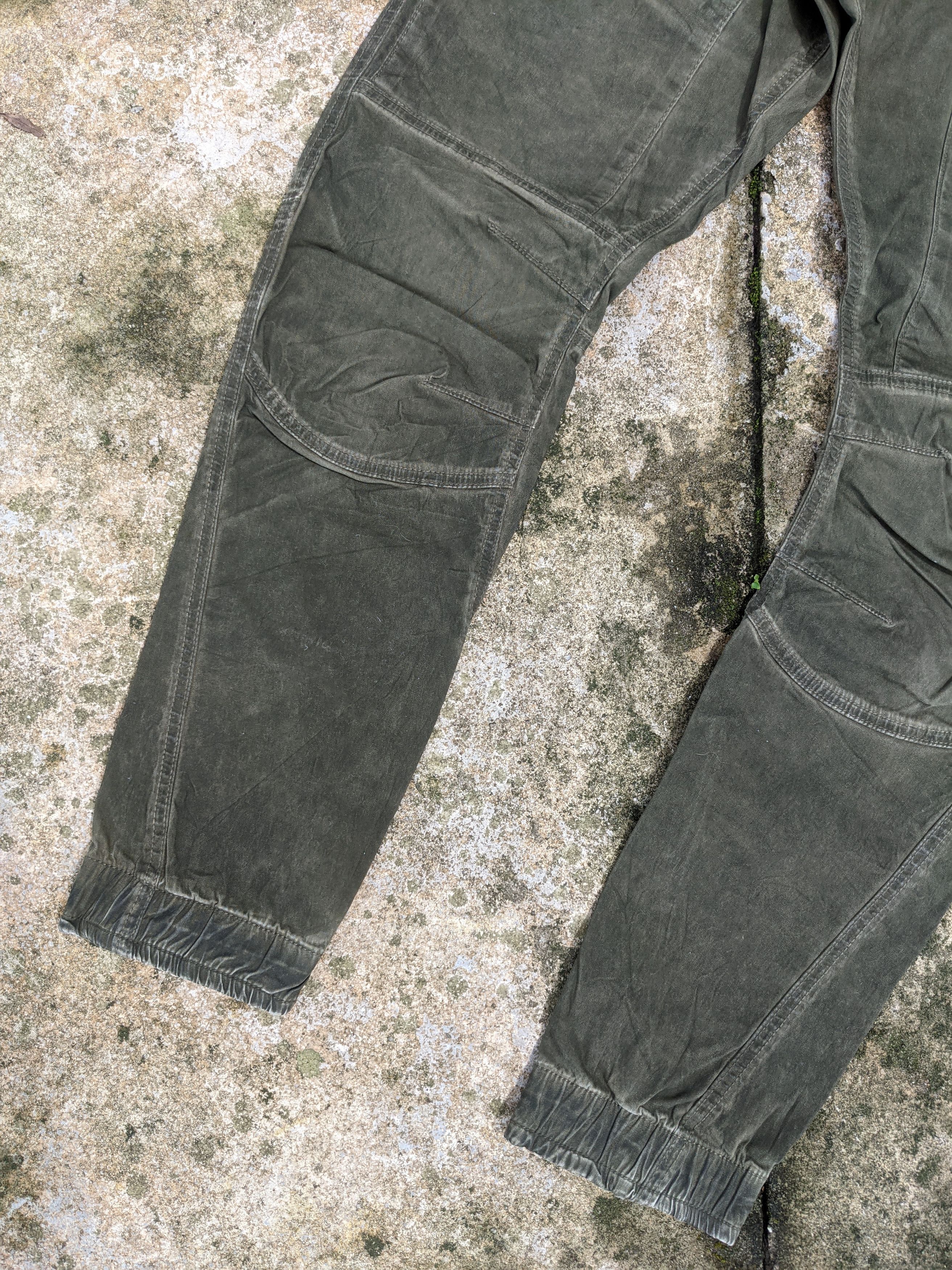Japanese Brand ⚡️Steals⚡️ Japanese Brand SECC55 Cargo Joggers Size US 33 - 5 Thumbnail