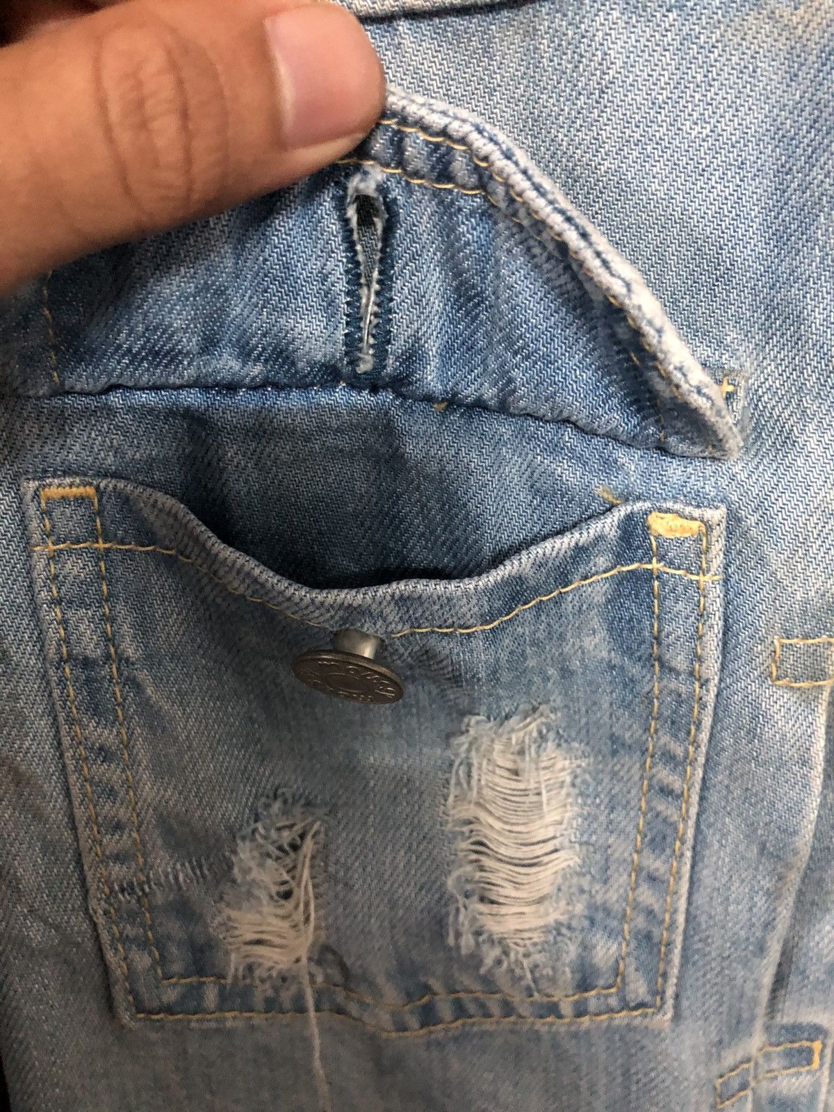 Japanese Brand MOUSSY Distressed Denim Trucker Jacket Size US M / EU 48-50 / 2 - 8 Thumbnail