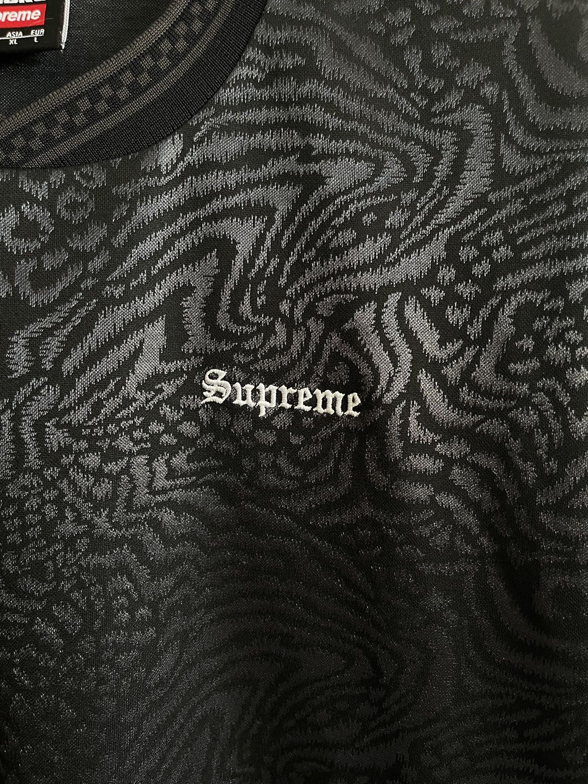 Supreme × Umbro Supreme x Umbro Jacquard Animal Print Jersey - Black Size US L / EU 52-54 / 3 - 6 Thumbnail
