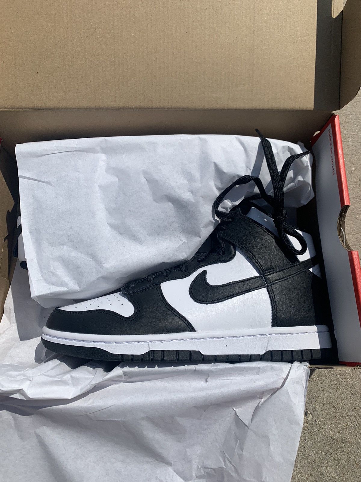 Nike Nike Dunk Black White 8.5W Size US 7 / EU 40 - 1 Thumbnail