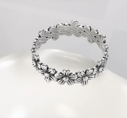 Jewelry Small Daisies Ring Size ONE SIZE - 1 Thumbnail