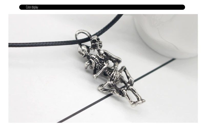 Jewelry Vintage Punk Skull Hug Pendant Necklace Size ONE SIZE - 5 Thumbnail