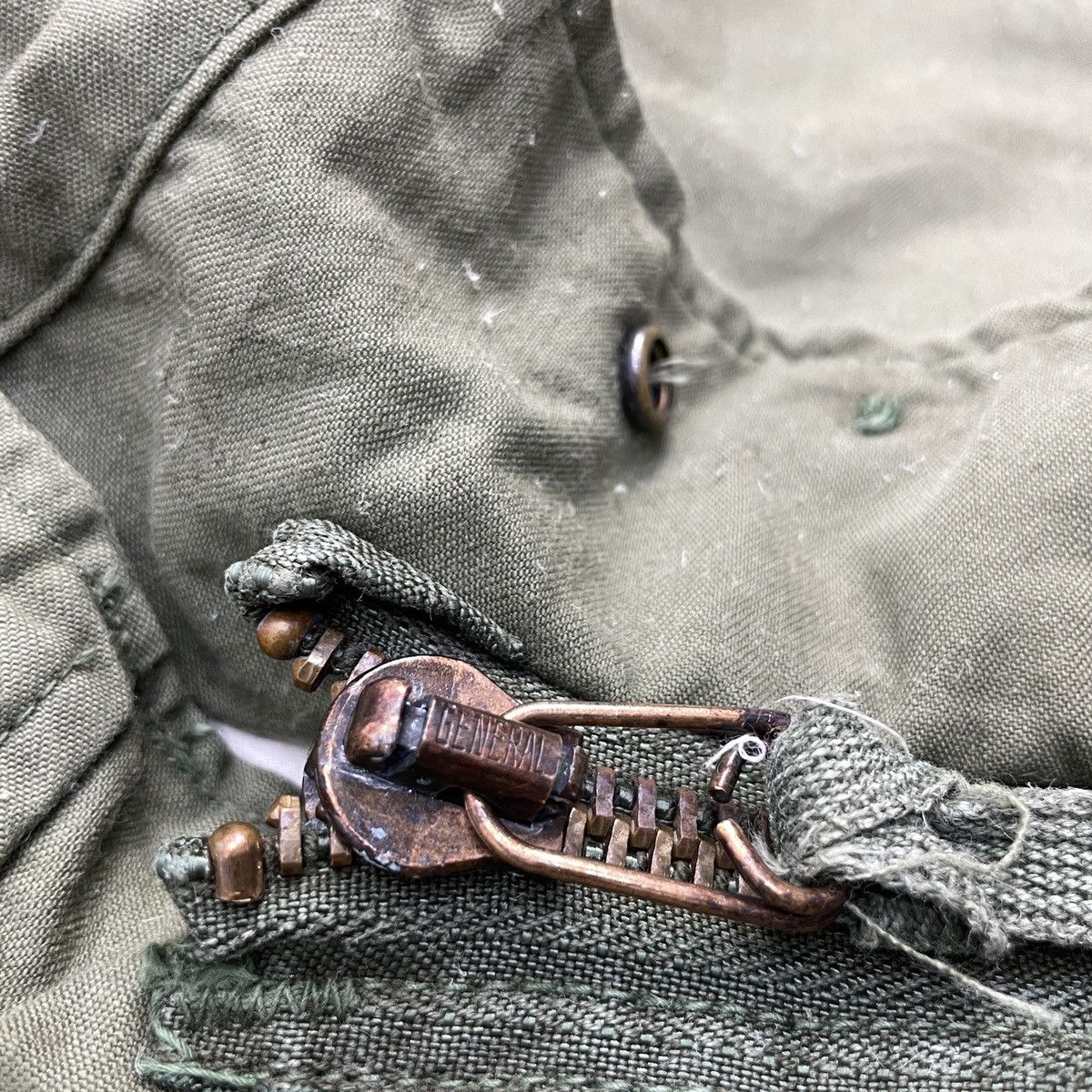 Vintage Vintage Distressed Military Jacket Size US M / EU 48-50 / 2 - 22 Thumbnail