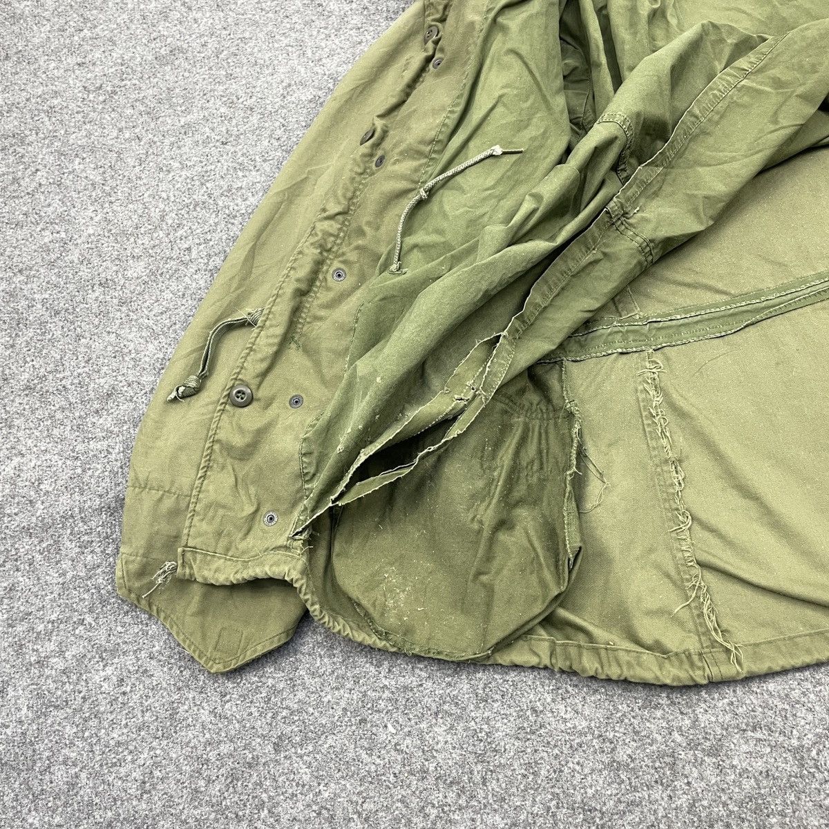 Vintage Vintage Distressed Military Jacket Size US M / EU 48-50 / 2 - 12 Thumbnail