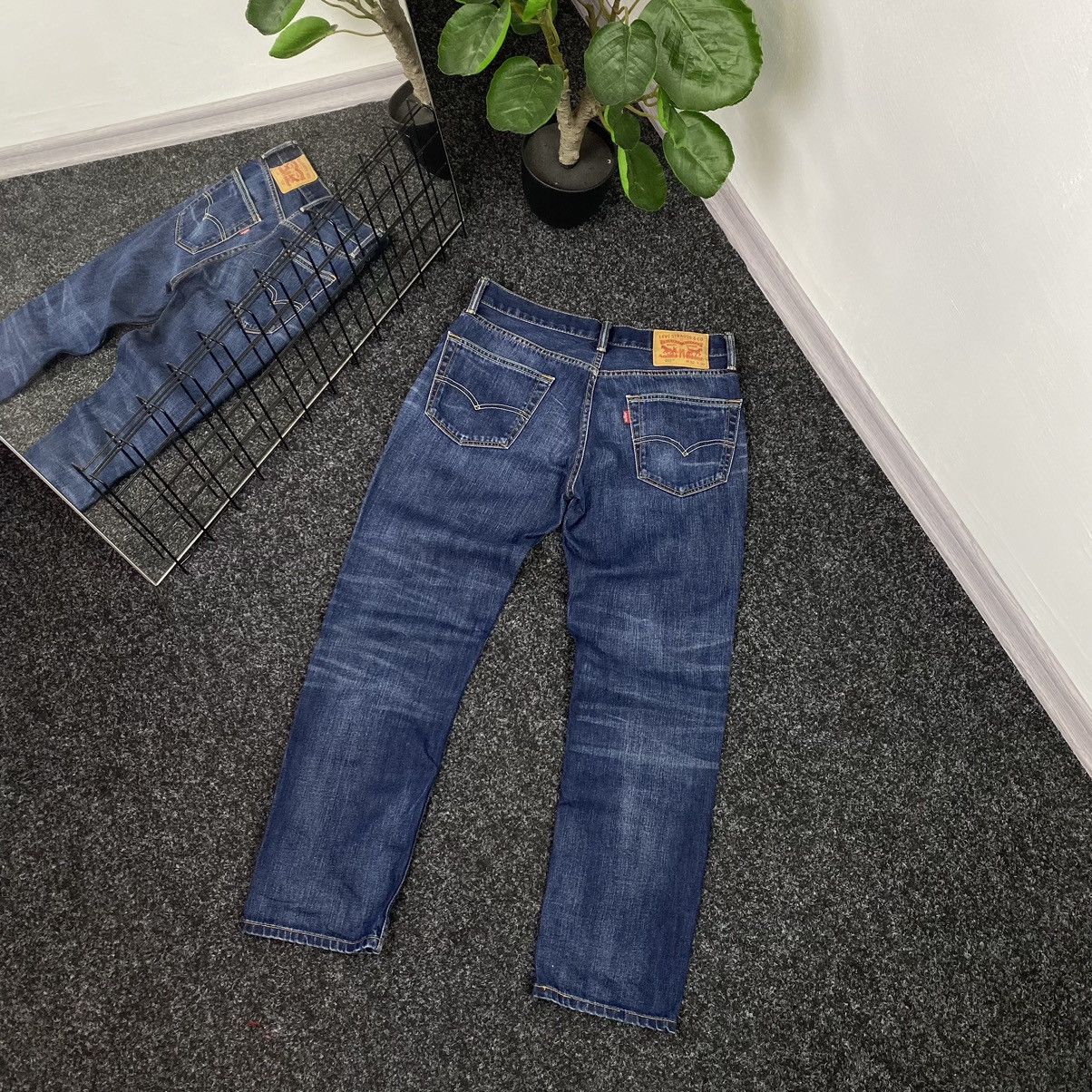 Navy blue levis store