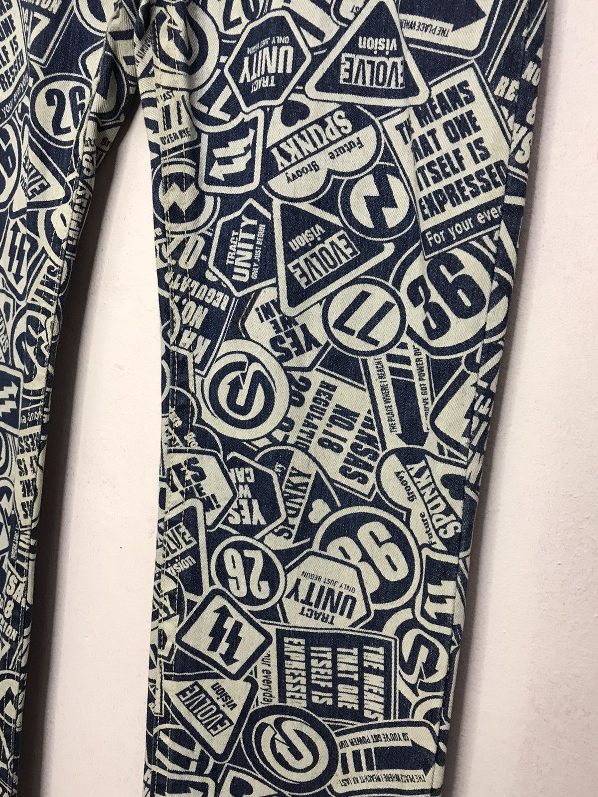 Japanese Brand Japanese Brand TVS Pop Art printed skinny denim pants Size US 30 / EU 46 - 11 Thumbnail