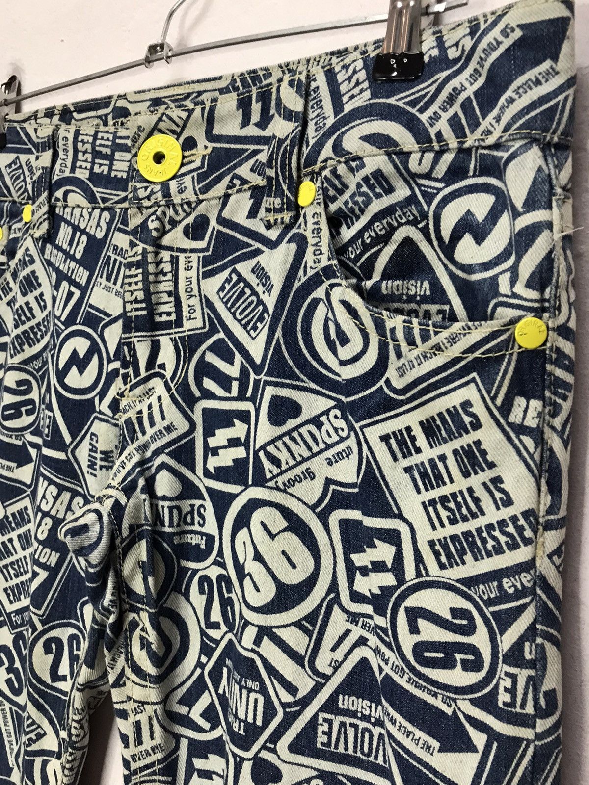 Japanese Brand Japanese Brand TVS Pop Art printed skinny denim pants Size US 30 / EU 46 - 10 Thumbnail