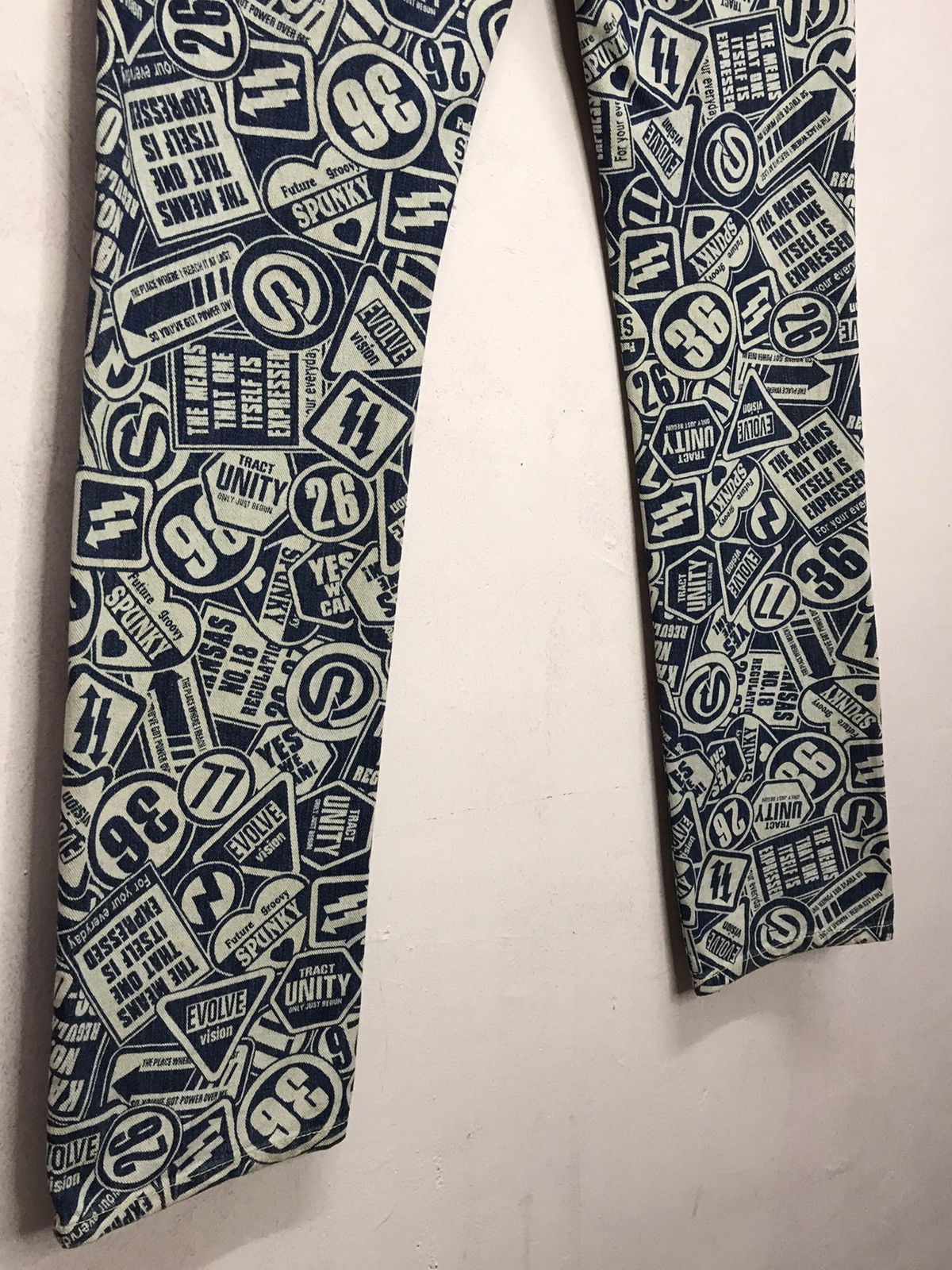 Japanese Brand Japanese Brand TVS Pop Art printed skinny denim pants Size US 30 / EU 46 - 8 Thumbnail