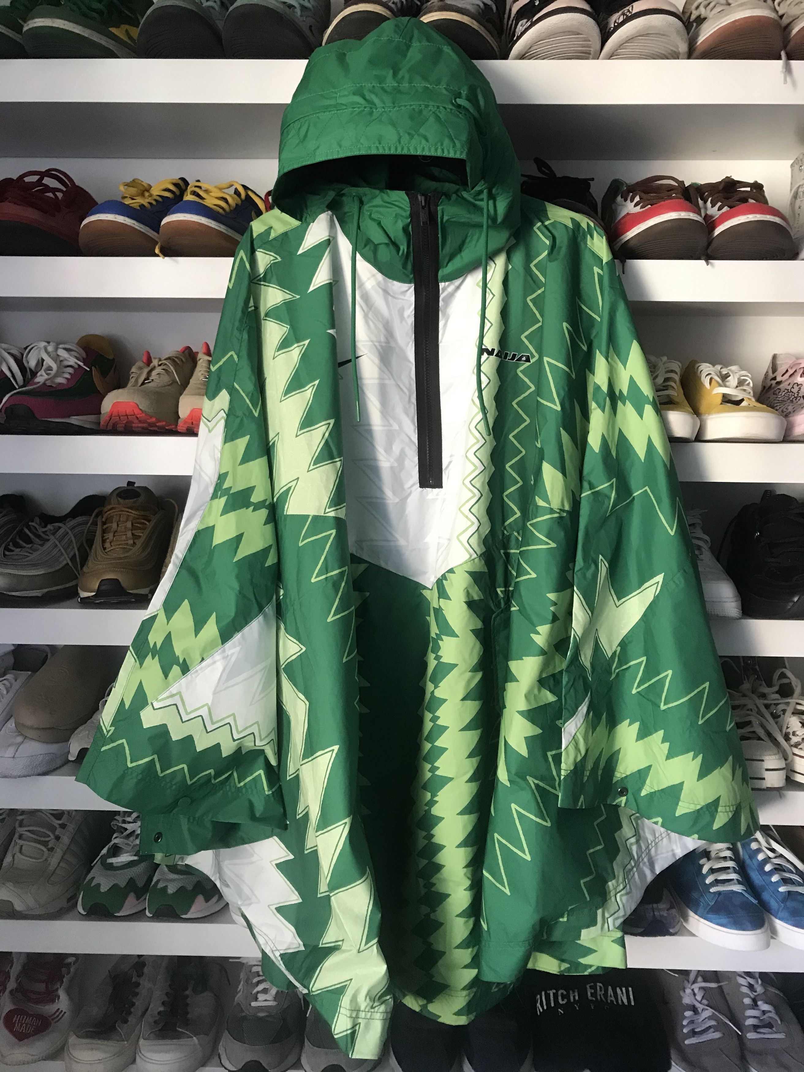 image of Nike Nigeria Men's Woven Poncho (One Size) in Pine Green (Size XL)