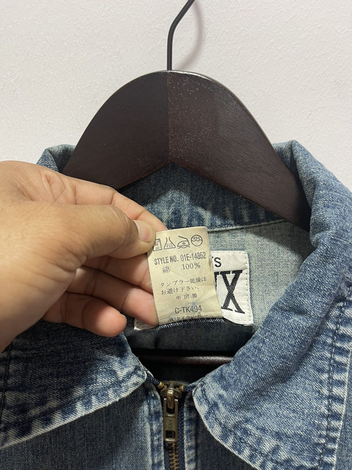 Vintage VINTAGE ALLIX ZIPPER DISTRESSED DENIM JACKET Size US M / EU 48-50 / 2 - 5 Thumbnail