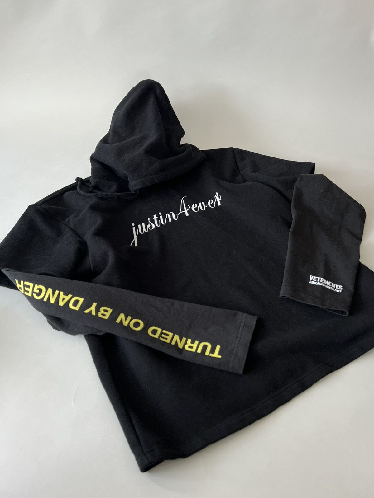 Vetements 🔥RUNWAY🔥Vetements Justin 4 Forever Eleven Gun Shoot Hoodie Size US XS / EU 42 / 0 - 4 Thumbnail