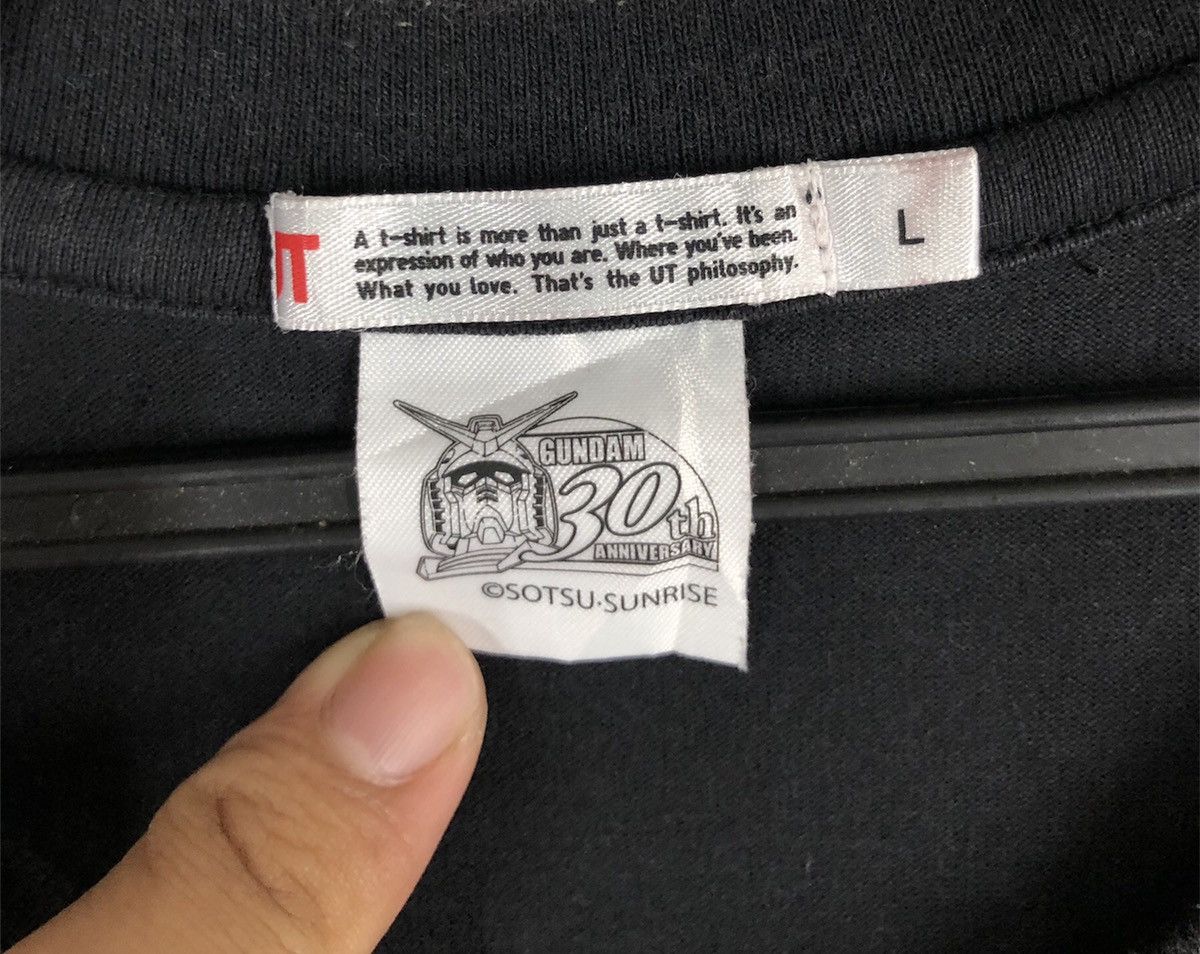 Anime × Japanese Brand × Uniqlo Gundam Uniqlo T Shirt Size US L / EU 52-54 / 3 - 7 Thumbnail