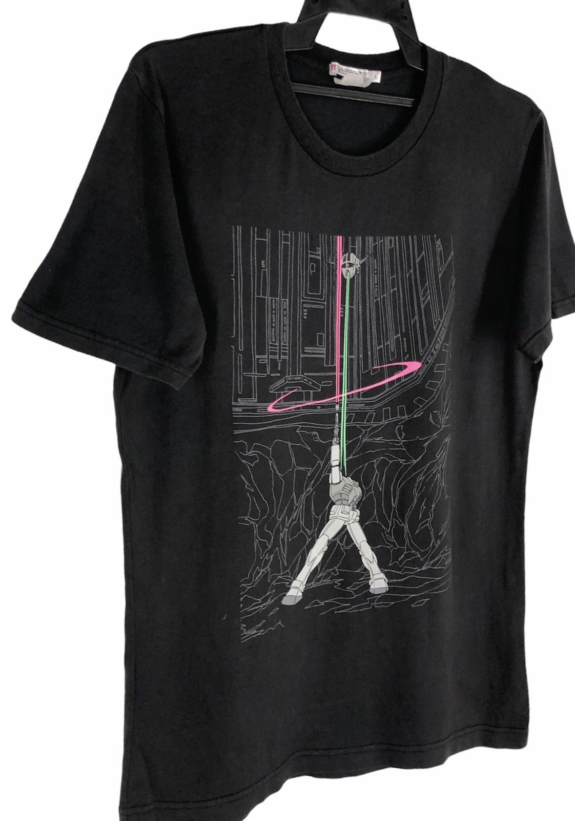 Anime × Japanese Brand × Uniqlo Gundam Uniqlo T Shirt Size US L / EU 52-54 / 3 - 2 Thumbnail
