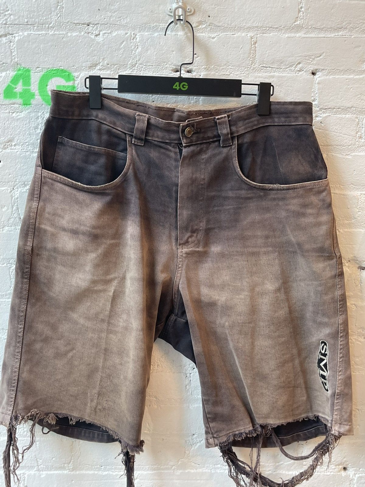 Vintage Vintage 90s THRASHED Skater Baggy Shorts Corduroy Sun Faded Size US 34 / EU 50 - 1 Thumbnail