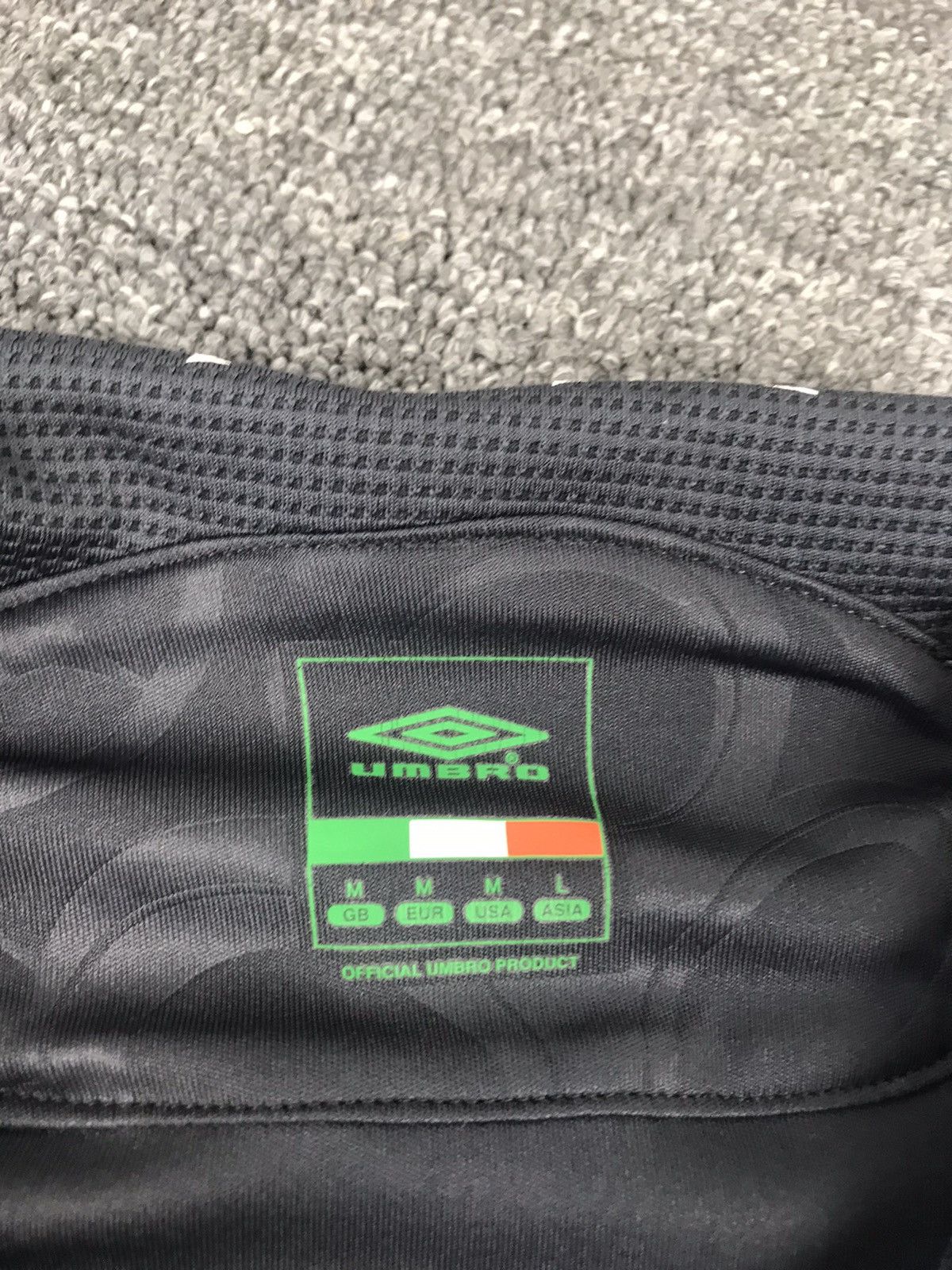 Umbro MEN'S UMBRO REPUBLIC IRELAND 2009/2010 IRISH SOCCER,SIZE M Size US M / EU 48-50 / 2 - 6 Thumbnail