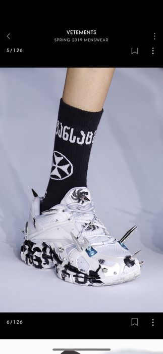 Vetements hotsell reebok spike