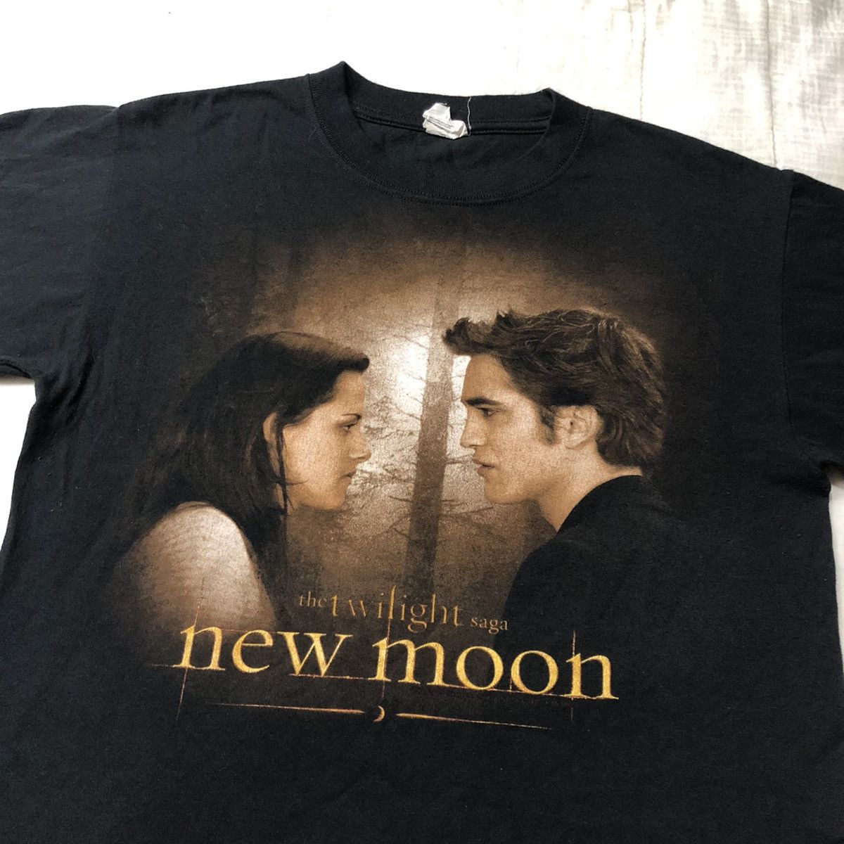 Vintage Vintage Y2K Twilight New Moon T Shirt Size US M / EU 48-50 / 2 - 1 Thumbnail