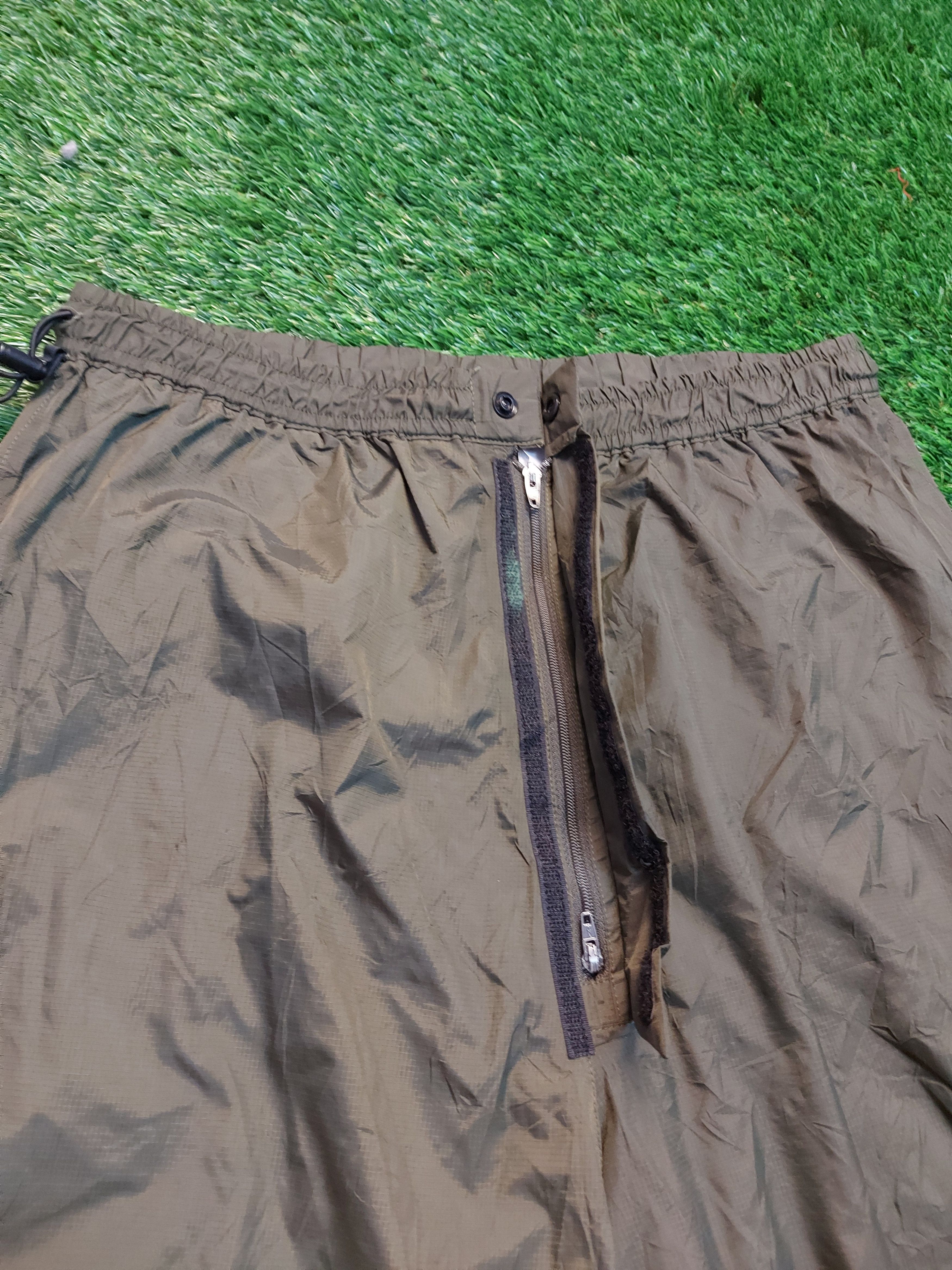 The North Face (J239) TNF - track pant Size US 31 - 9 Thumbnail