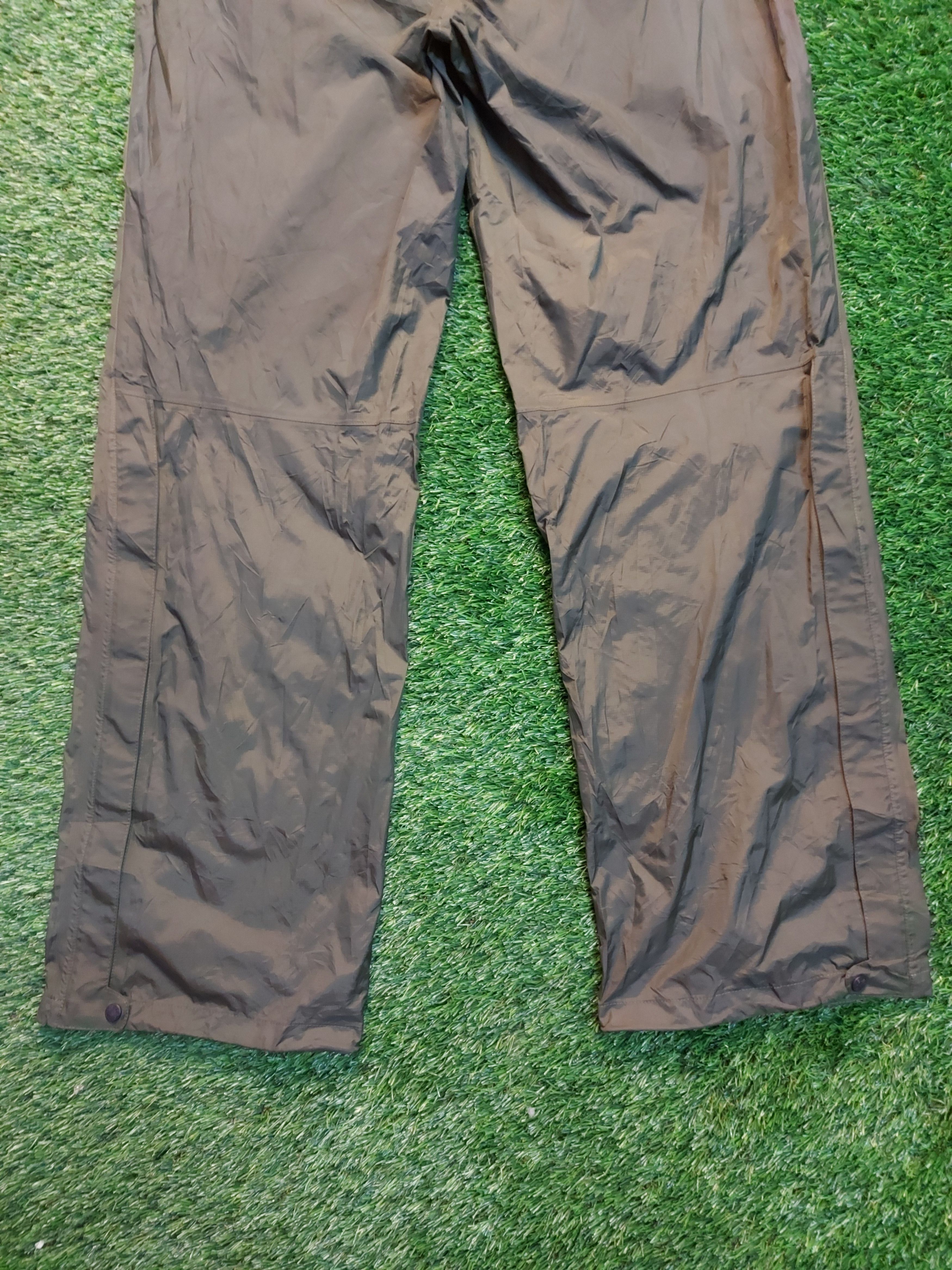 The North Face (J239) TNF - track pant Size US 31 - 12 Thumbnail