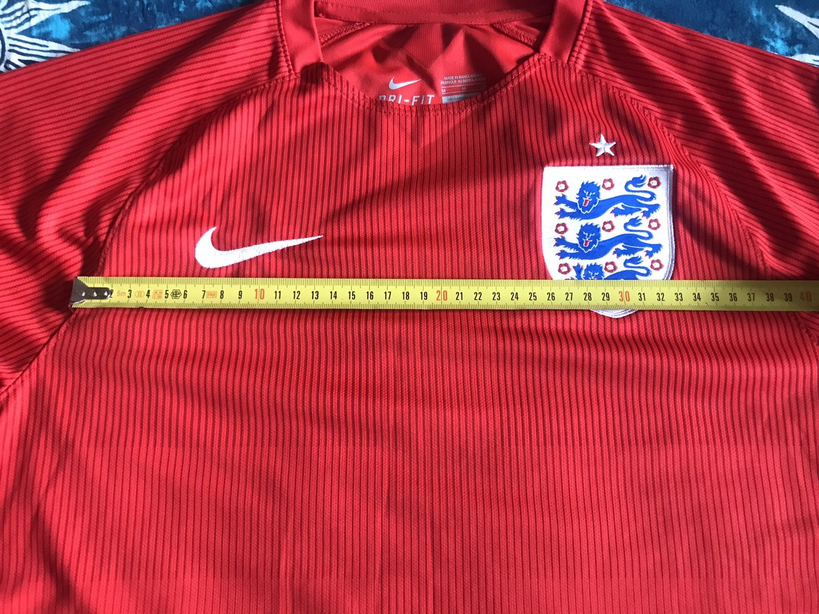 Nike England Nike 2014 football shirt Soccer Jersey size M Size US M / EU 48-50 / 2 - 18 Thumbnail