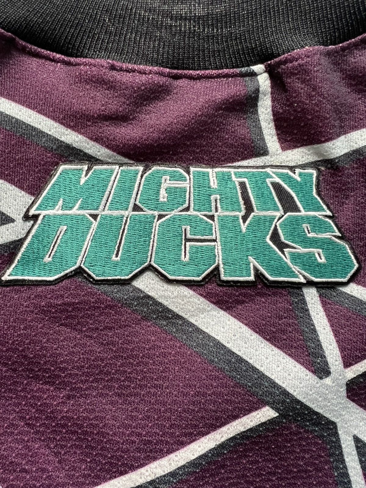 Nike VERY RARE VINTAGE JERSEY HOCKEY NIKE THE MIGHTY DUCKS NHL Size US L / EU 52-54 / 3 - 4 Thumbnail