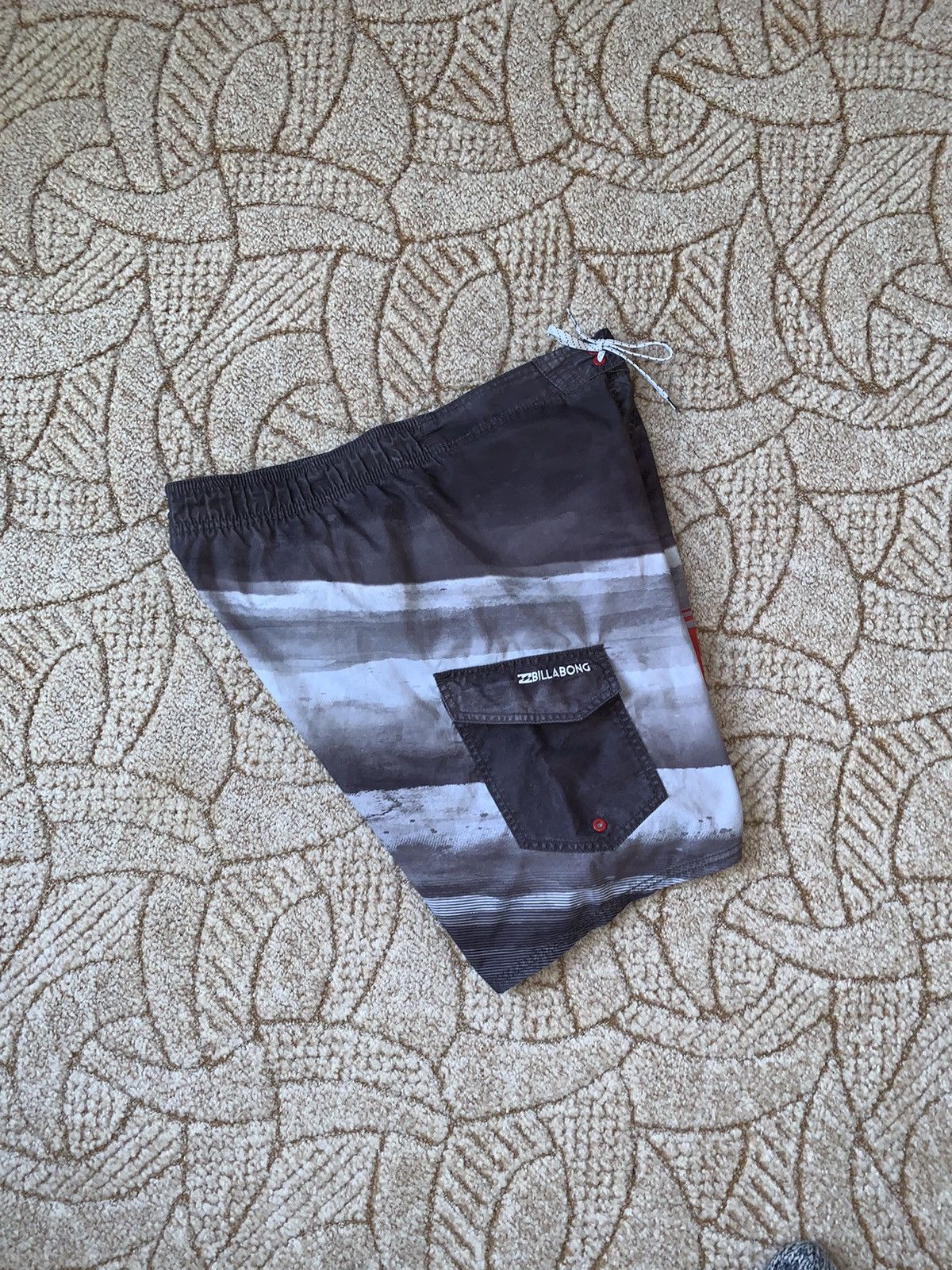 Billabong Surf style billabong shorts y2k sk8 90’s cargo beach Size US 34 / EU 50 - 13 Thumbnail