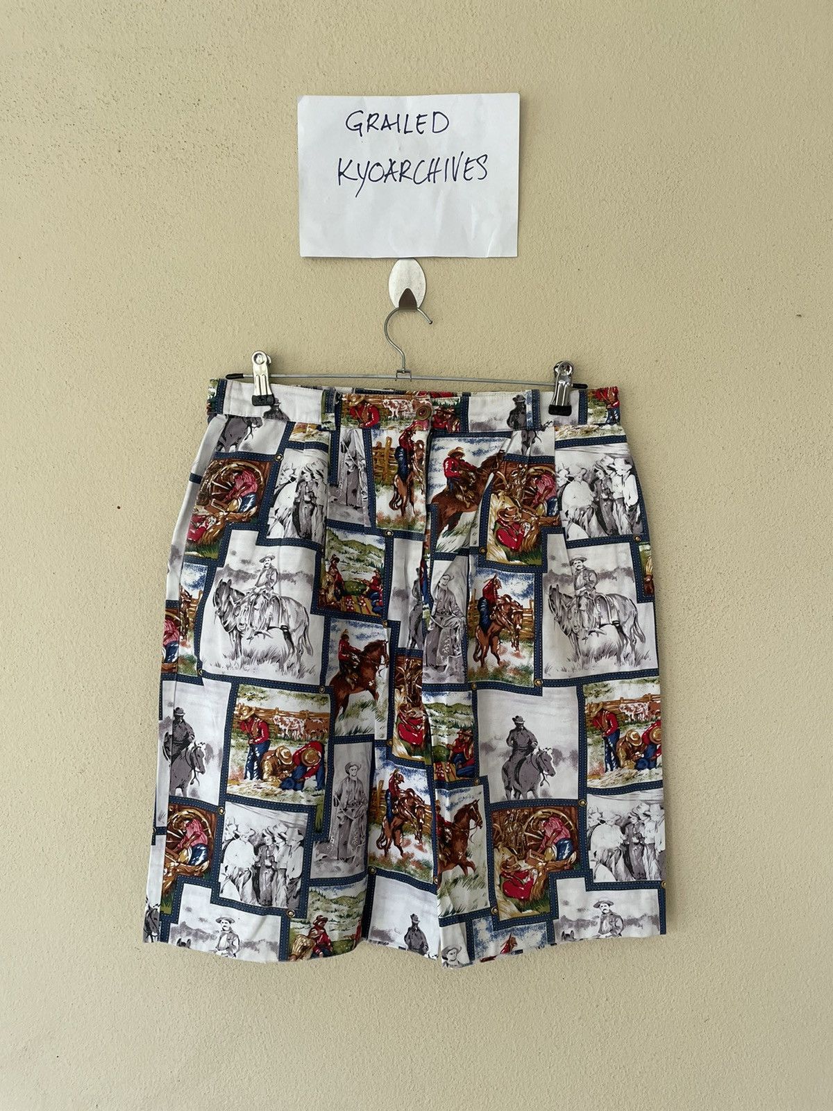 Vintage RARE! OVERPRINTED COWBOY SHORTS Size US 33 - 1 Thumbnail