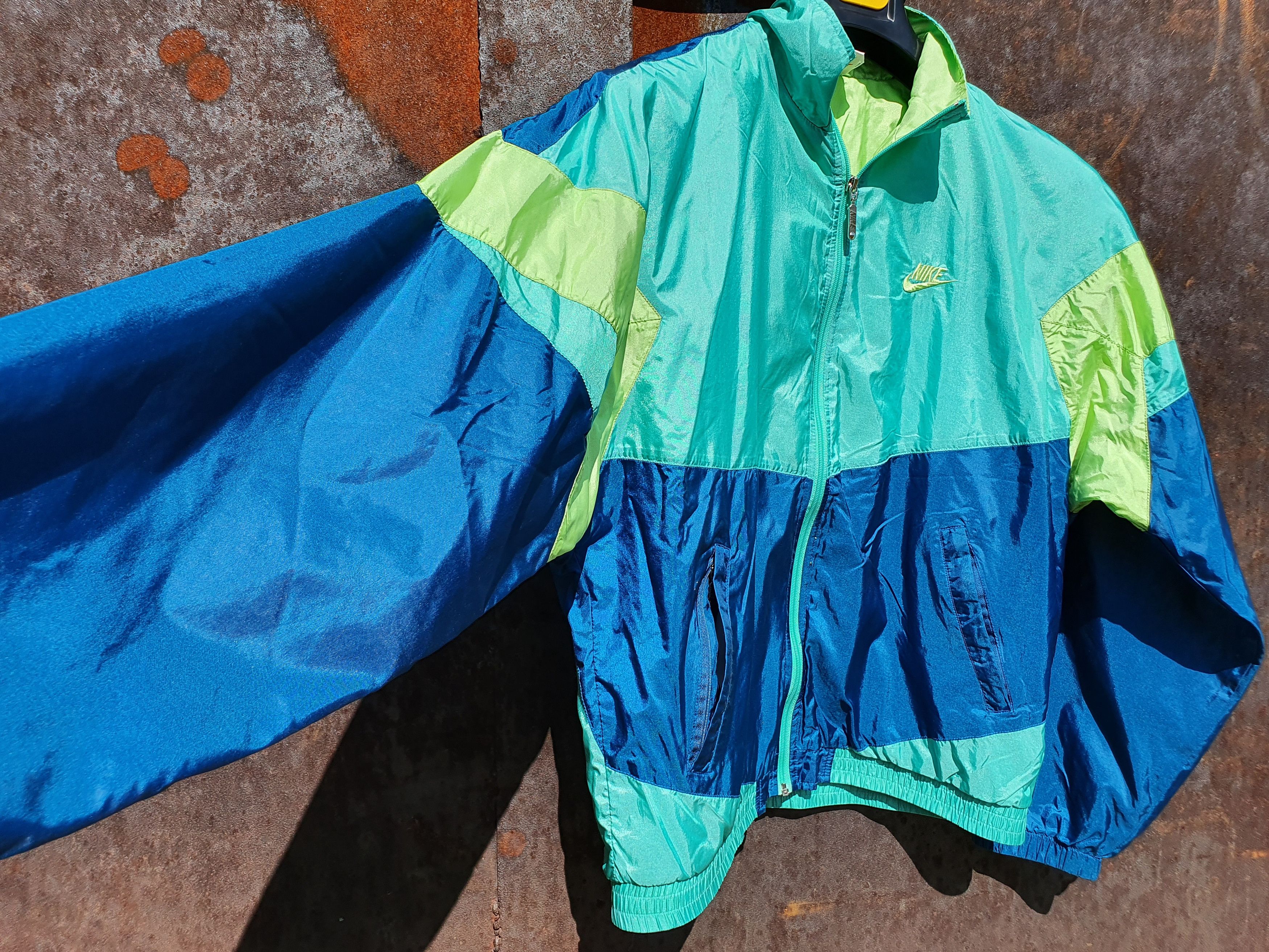 Nike × Vintage 90s NIKE Soft Nylon Vintage light track jacket Size US M / EU 48-50 / 2 - 7 Thumbnail