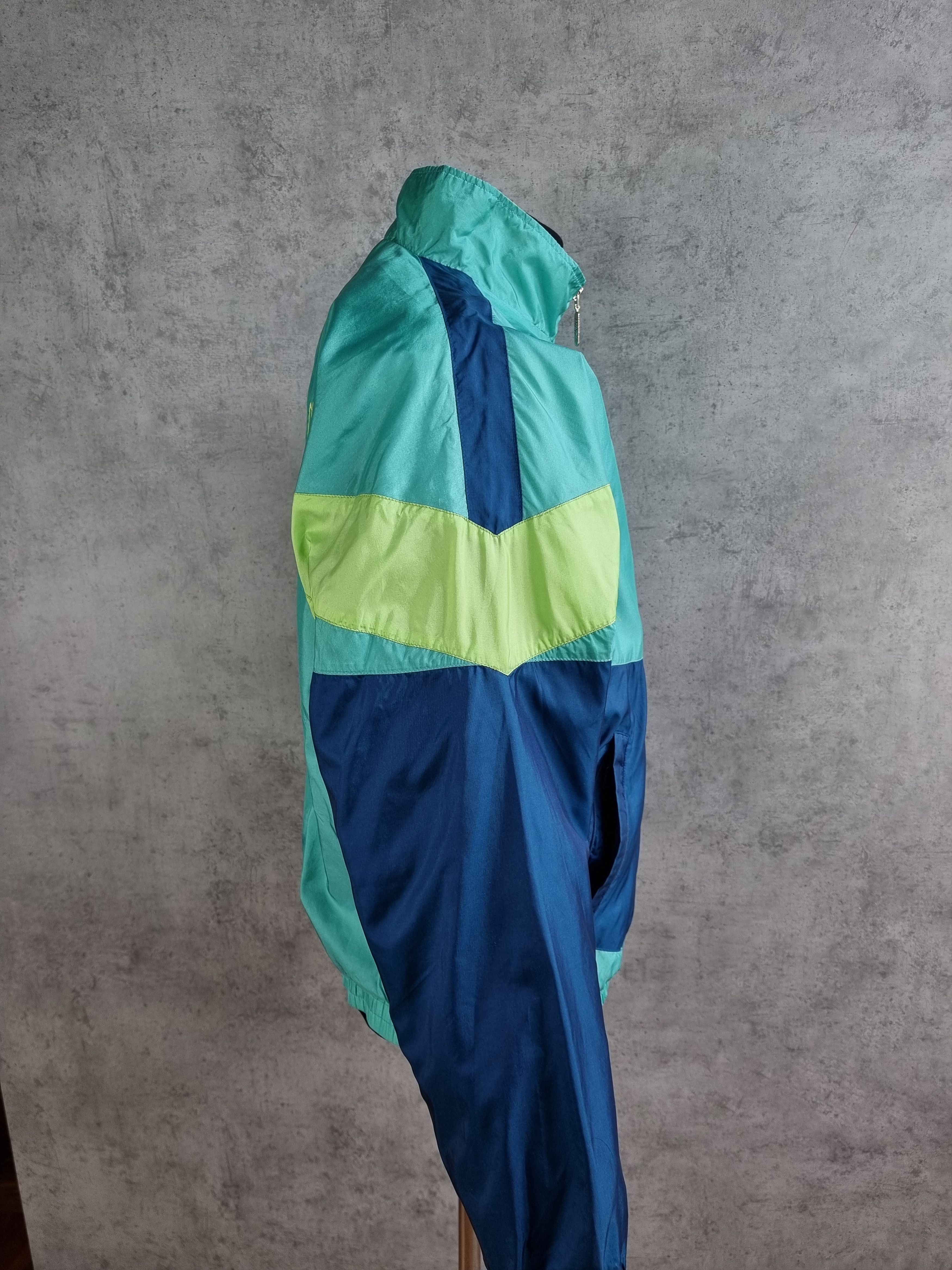 Nike × Vintage 90s NIKE Soft Nylon Vintage light track jacket Size US M / EU 48-50 / 2 - 10 Thumbnail