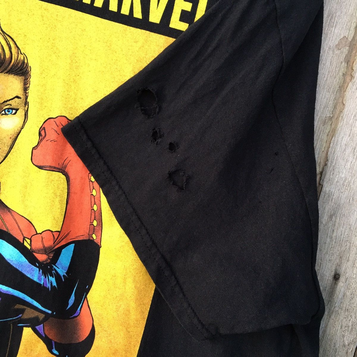Marvel Comics Thrashed Distressed Captain Marvel Comics ERD GRUNGE FADED T Size US XL / EU 56 / 4 - 5 Thumbnail