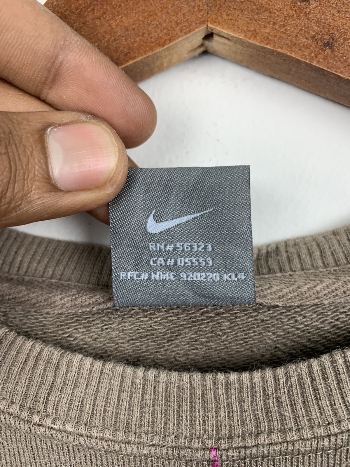 Japanese Brand × Nike NIKE Swoosh Center Embroidery Big Logo Graphic Sweatshirt Size S / US 4 / IT 40 - 8 Thumbnail