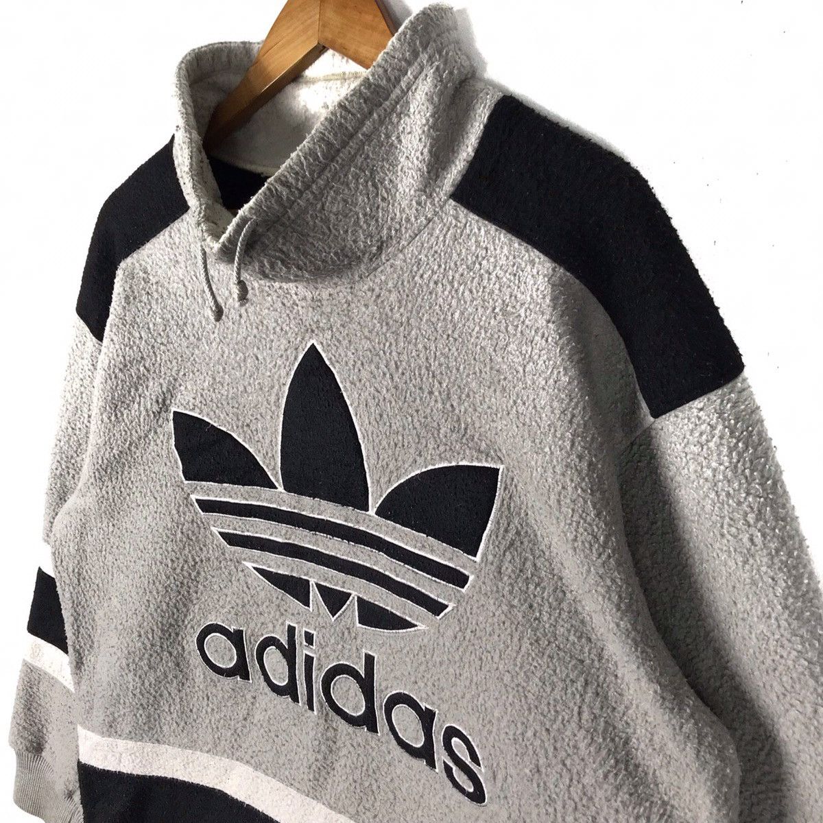 Adidas Vintage 90s Adidas Embroidered Trefoil Fleece Sweatshirt Size US L / EU 52-54 / 3 - 3 Thumbnail