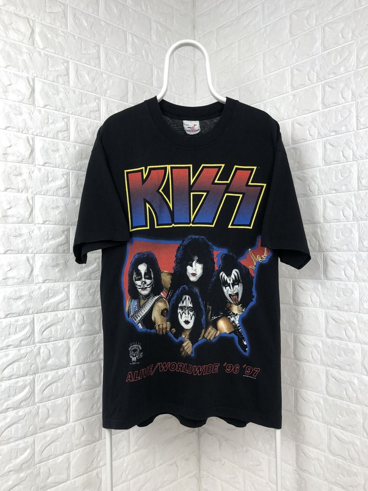 image of Band Tees x Rock Tees Vintage 1996 Kiss Alive World Wide 1996/1997 Tour Shirt in Black (Size XL)