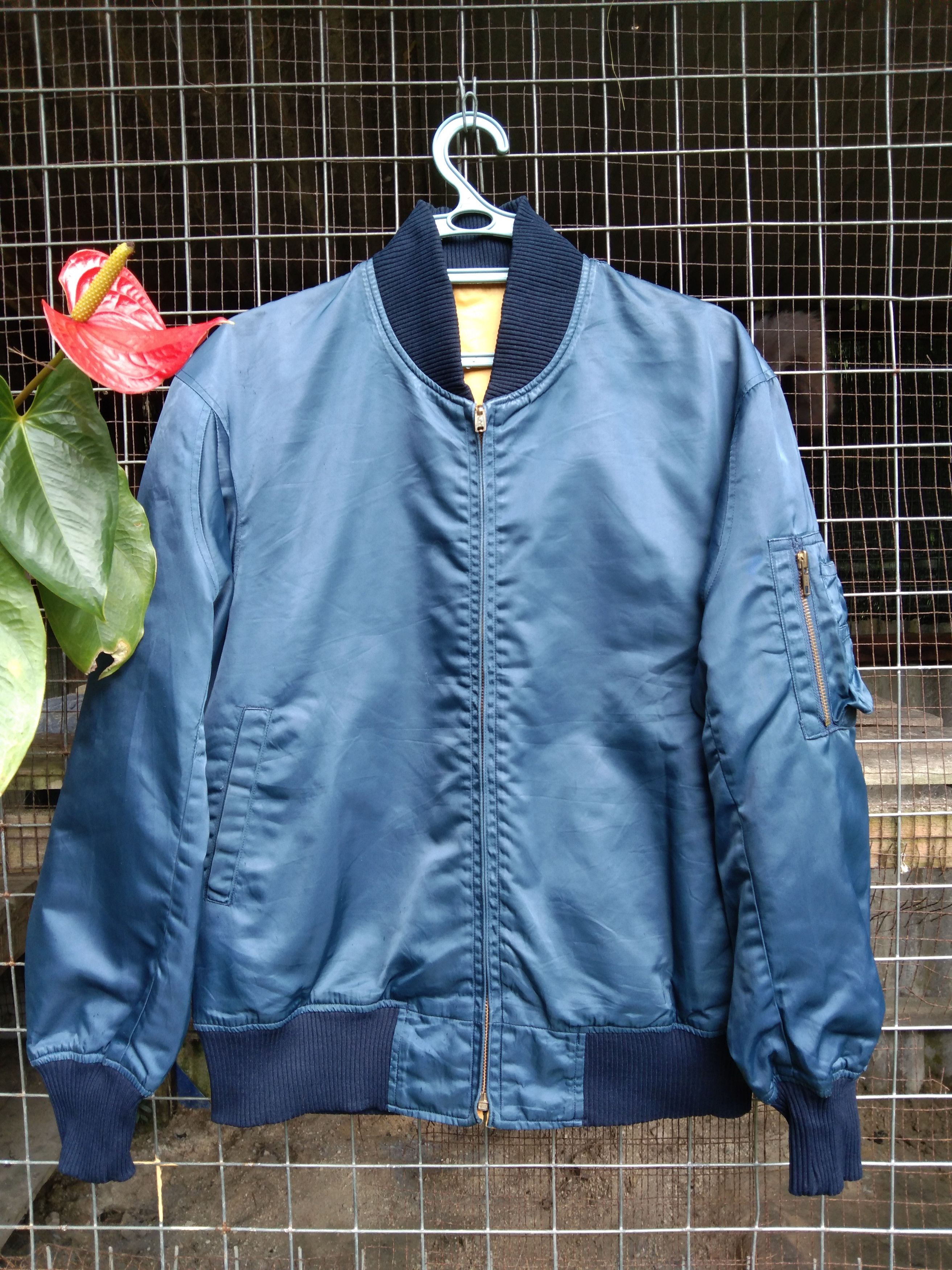 Japanese Brand REVERSIBLE NYLON BOMBER JACKET (LIKE NEW) Size US M / EU 48-50 / 2 - 4 Thumbnail