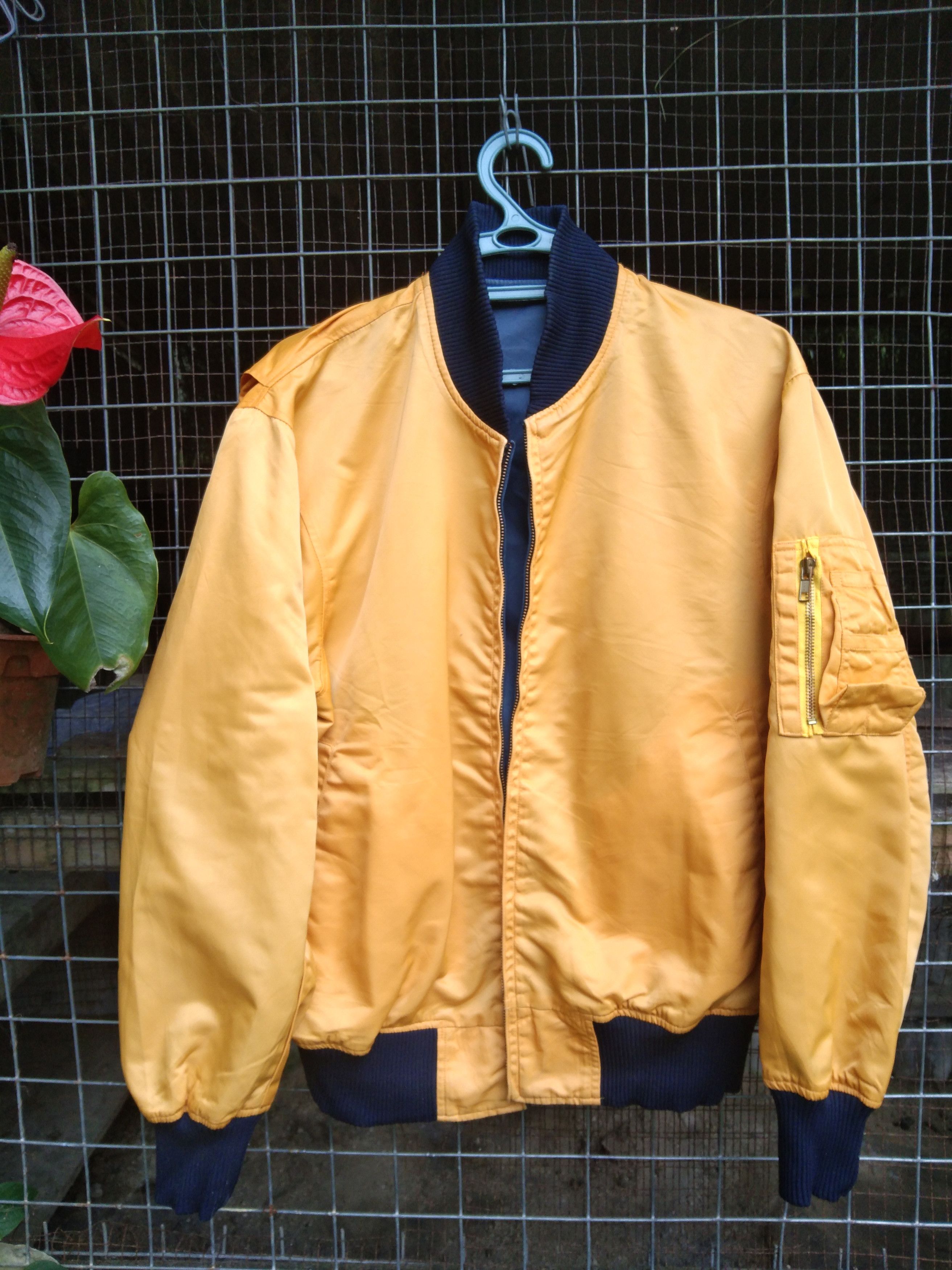 Japanese Brand REVERSIBLE NYLON BOMBER JACKET (LIKE NEW) Size US M / EU 48-50 / 2 - 9 Thumbnail