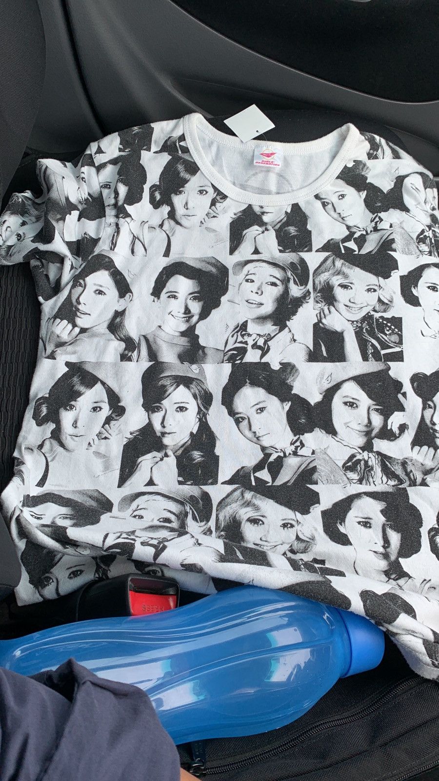 Band Tees Vintage Kpop Band Girls Generation Full Printed Tour Tshirt Size US S / EU 44-46 / 1 - 2 Thumbnail