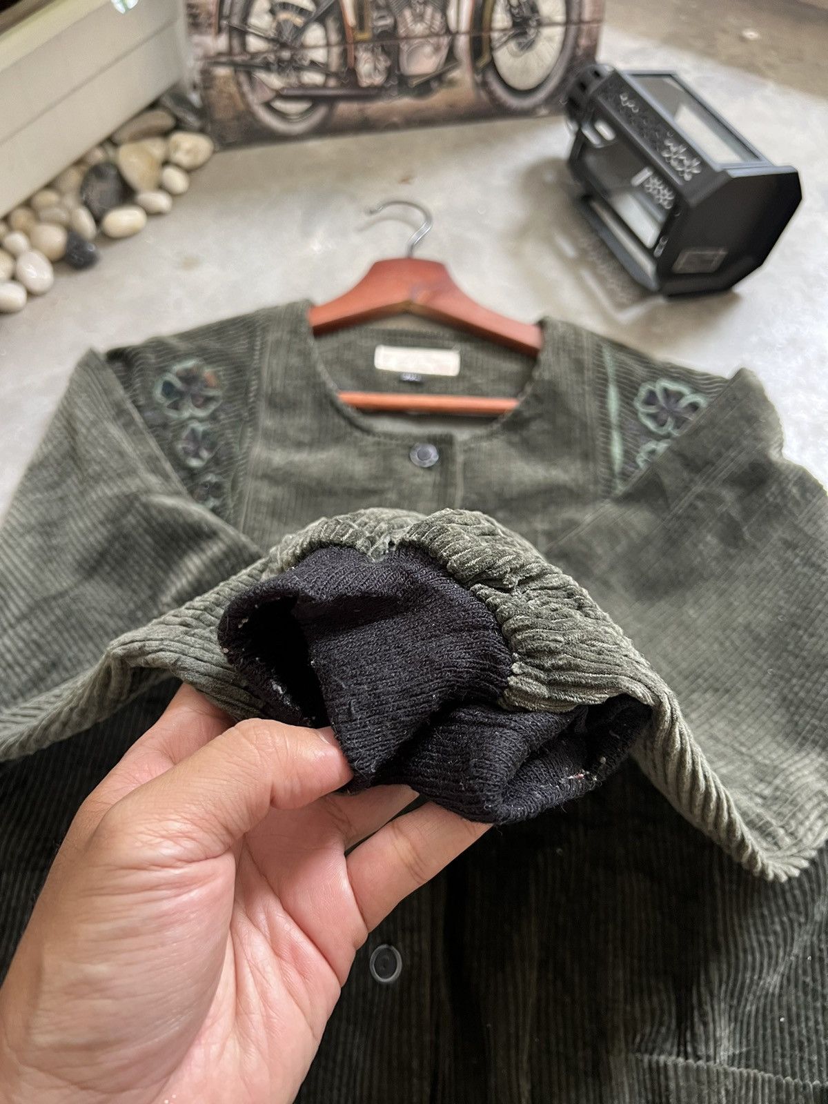 Japanese Brand 🔥 VTG 🔥 Japanese Corduroy Flower Embroidery Cardigan Size US XL / EU 56 / 4 - 10 Thumbnail