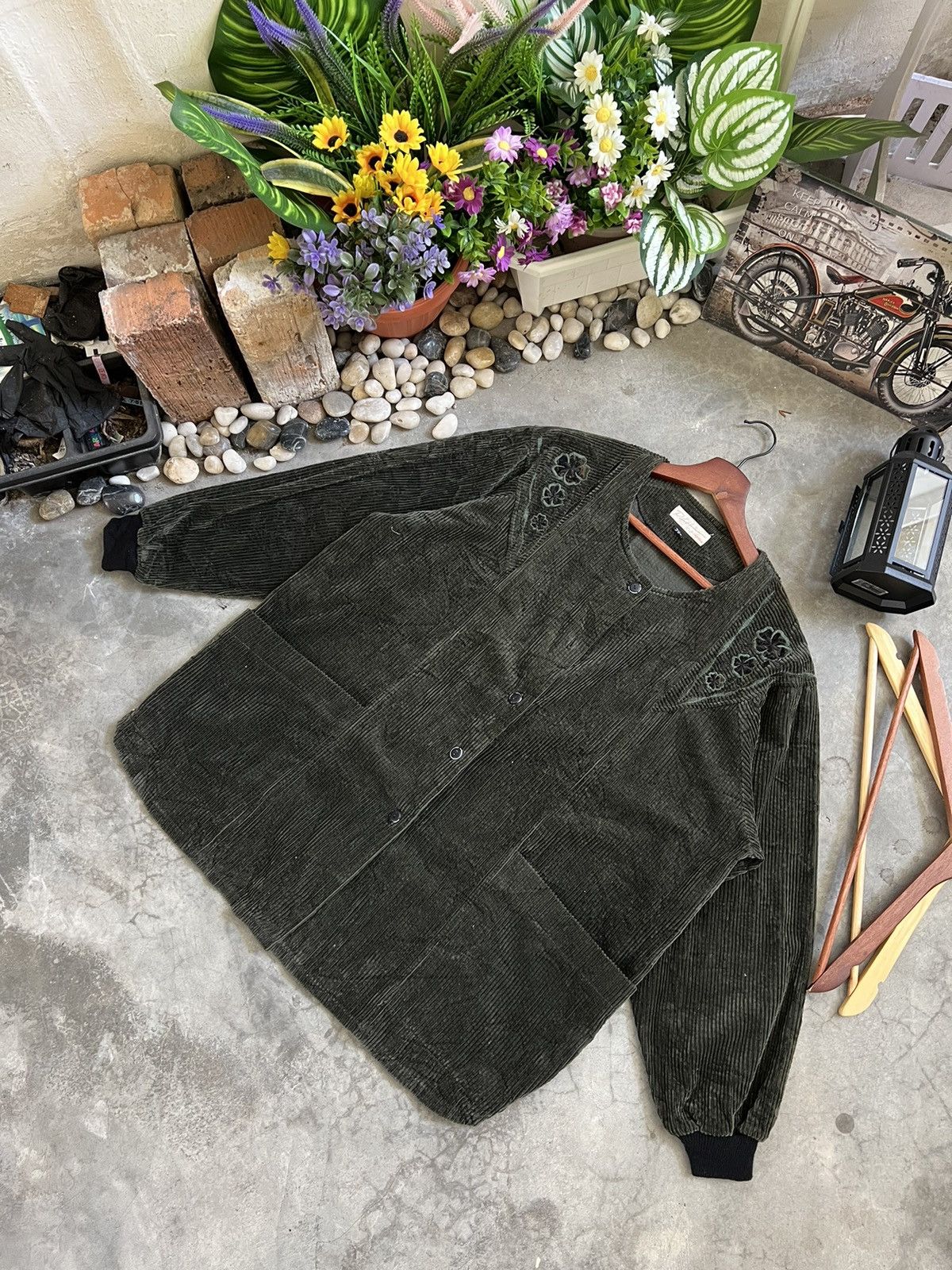 Japanese Brand 🔥 VTG 🔥 Japanese Corduroy Flower Embroidery Cardigan Size US XL / EU 56 / 4 - 1 Thumbnail