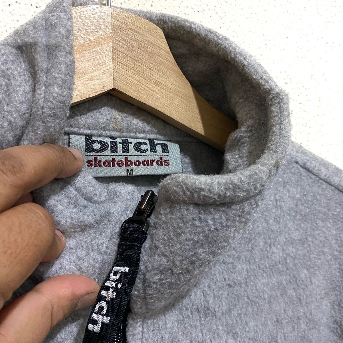Girl Skateboards × Vintage Vintage bitch Skateboards Fleece Jacket Zipper Up Size US M / EU 48-50 / 2 - 3 Thumbnail