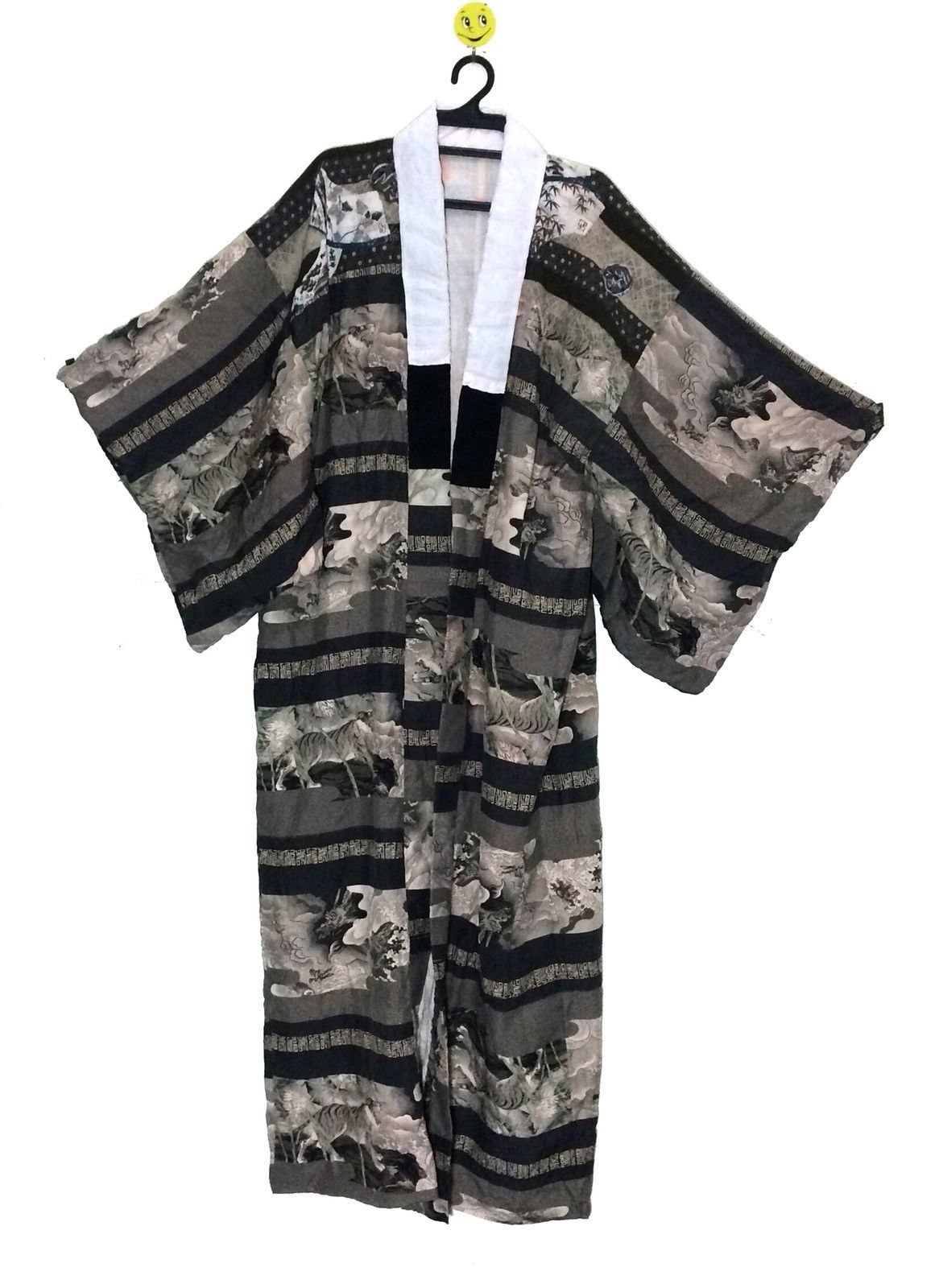 Japanese Brand KIMONO Japanese DRAGON Over Print Tiger SiZe Free Size US M / EU 48-50 / 2 - 3 Thumbnail