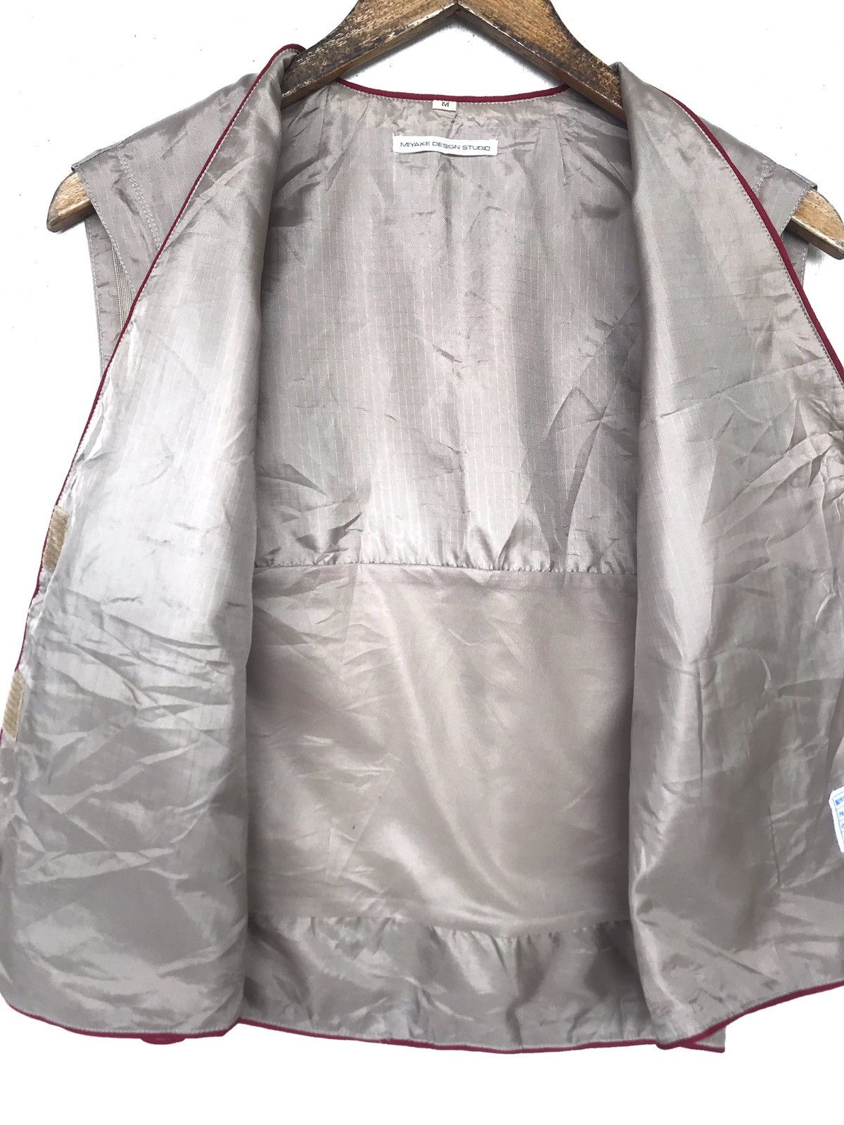 Issey Miyake Vintage Runaway Sleevless Velcro Detachable! Size US M / EU 48-50 / 2 - 8 Thumbnail