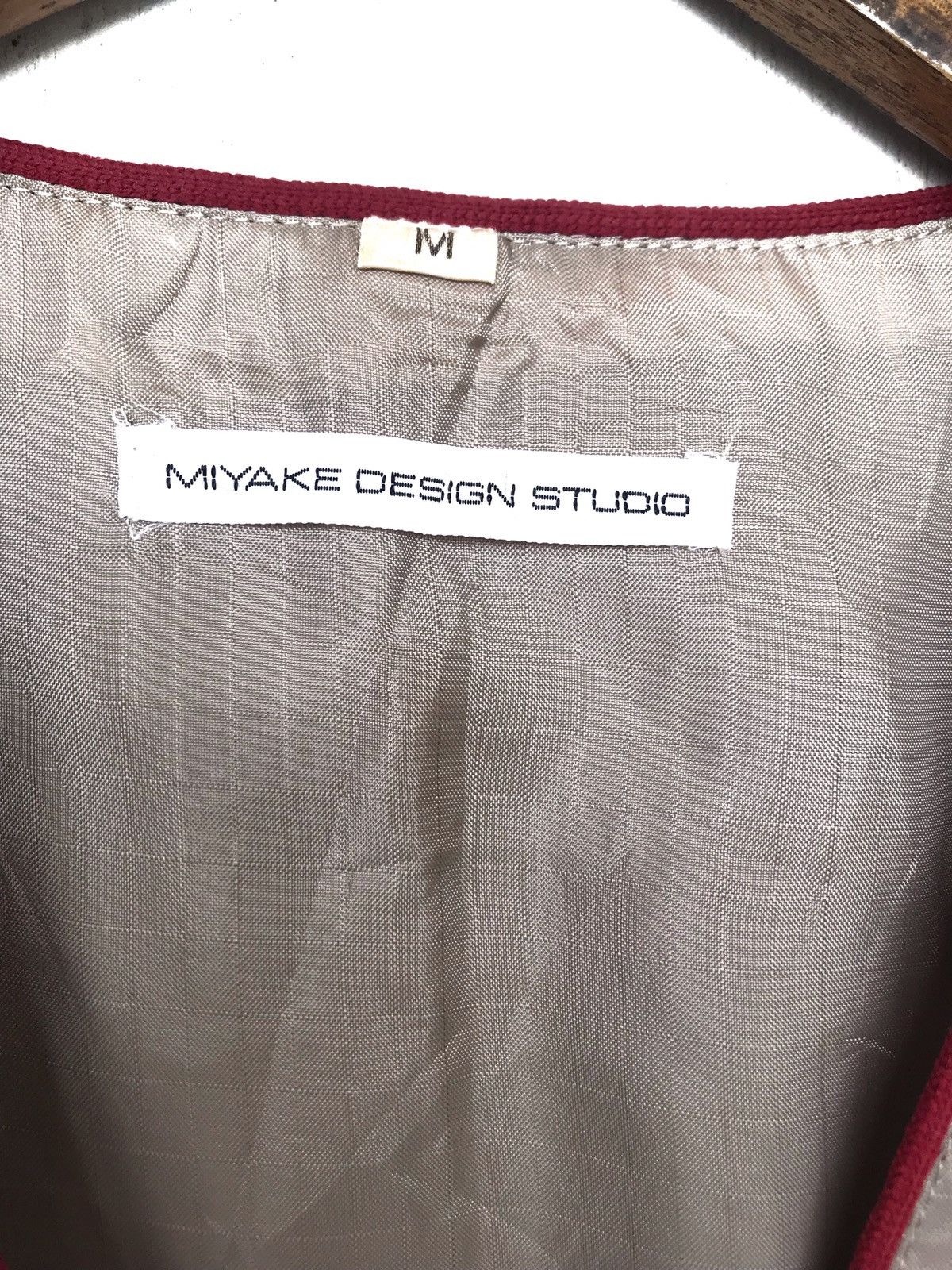 Issey Miyake Vintage Runaway Sleevless Velcro Detachable! Size US M / EU 48-50 / 2 - 9 Thumbnail